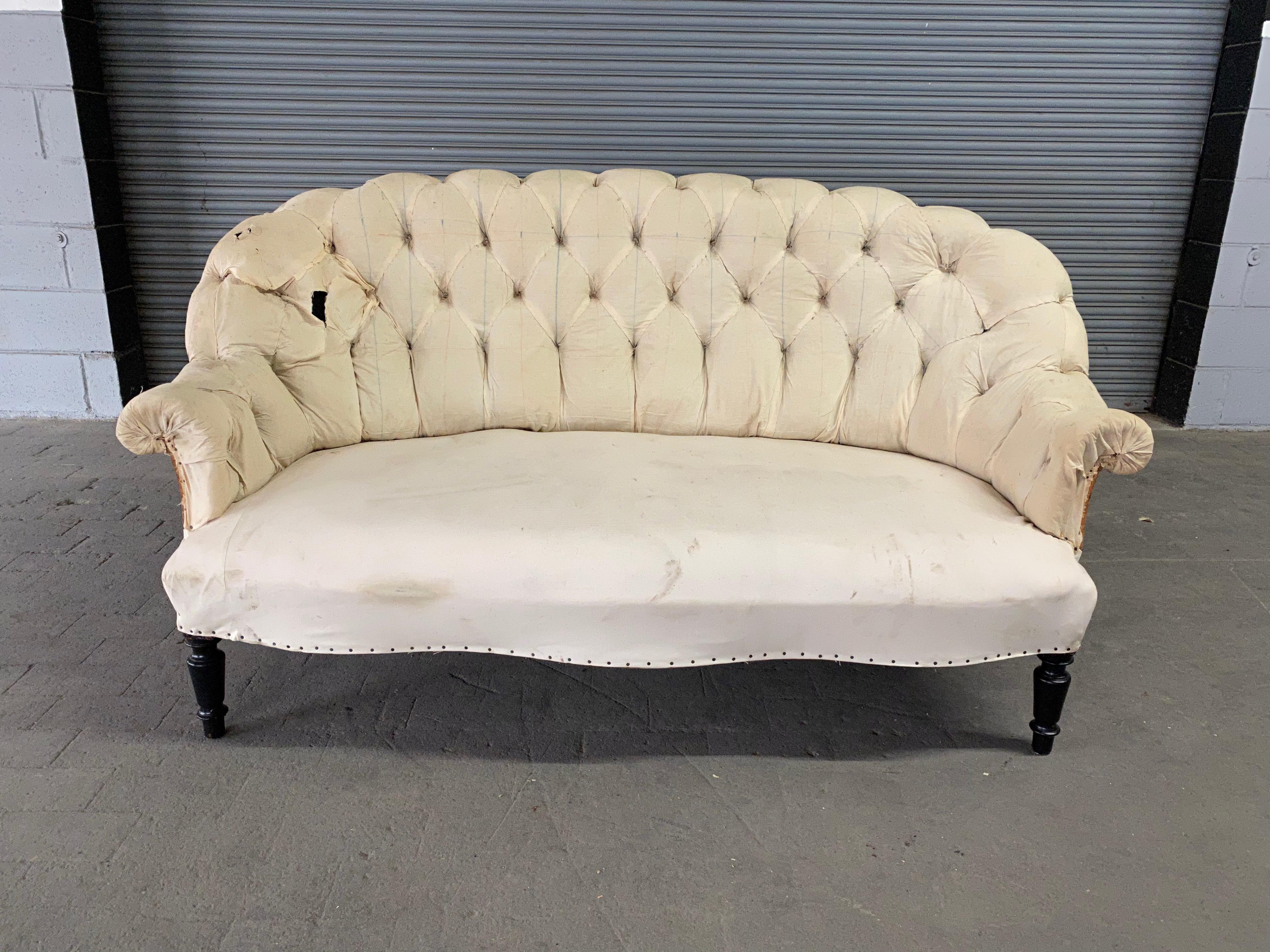 19th Century French Tufted Settee in Muslin 5