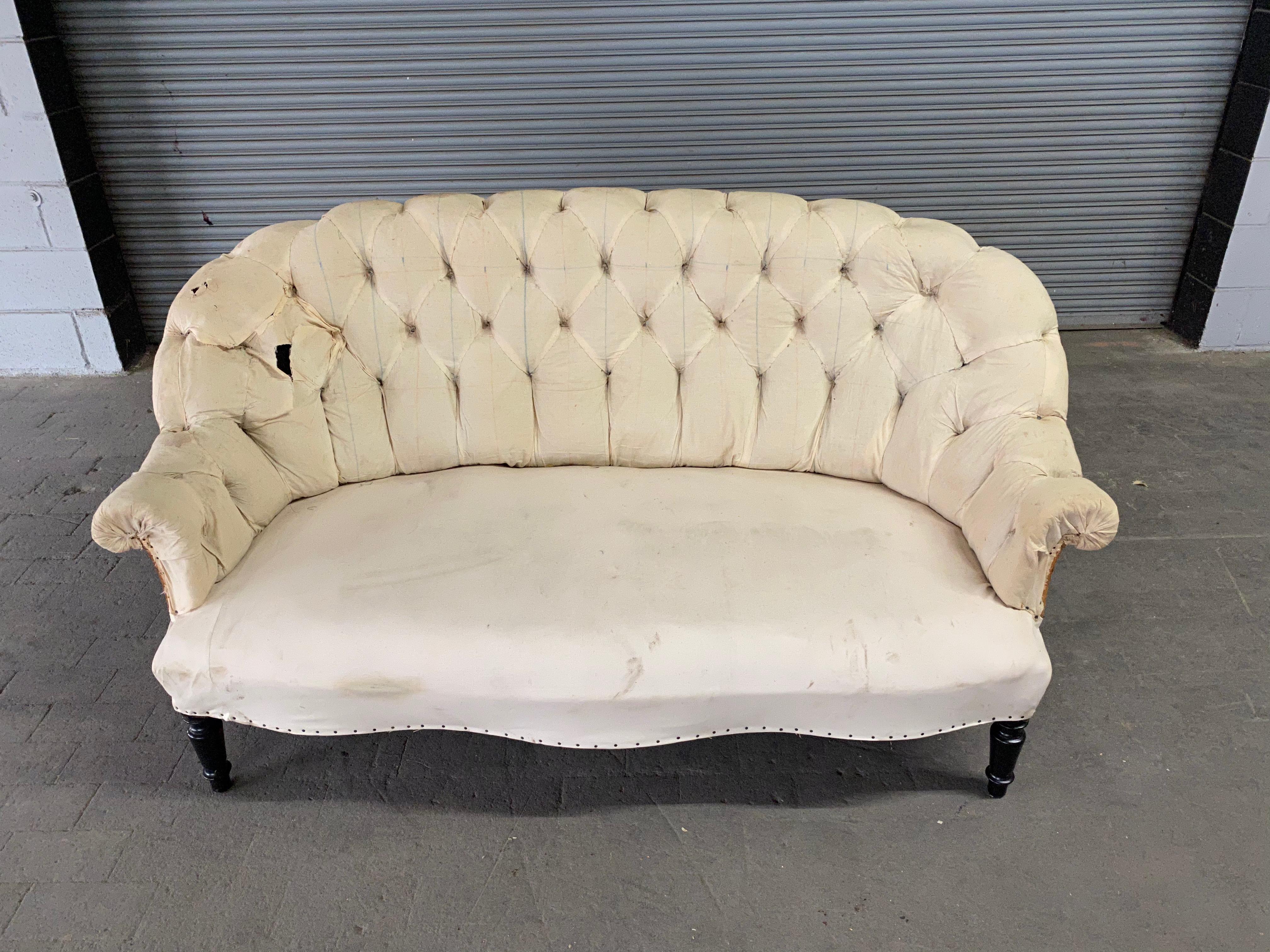 19th Century French Tufted Settee in Muslin 6