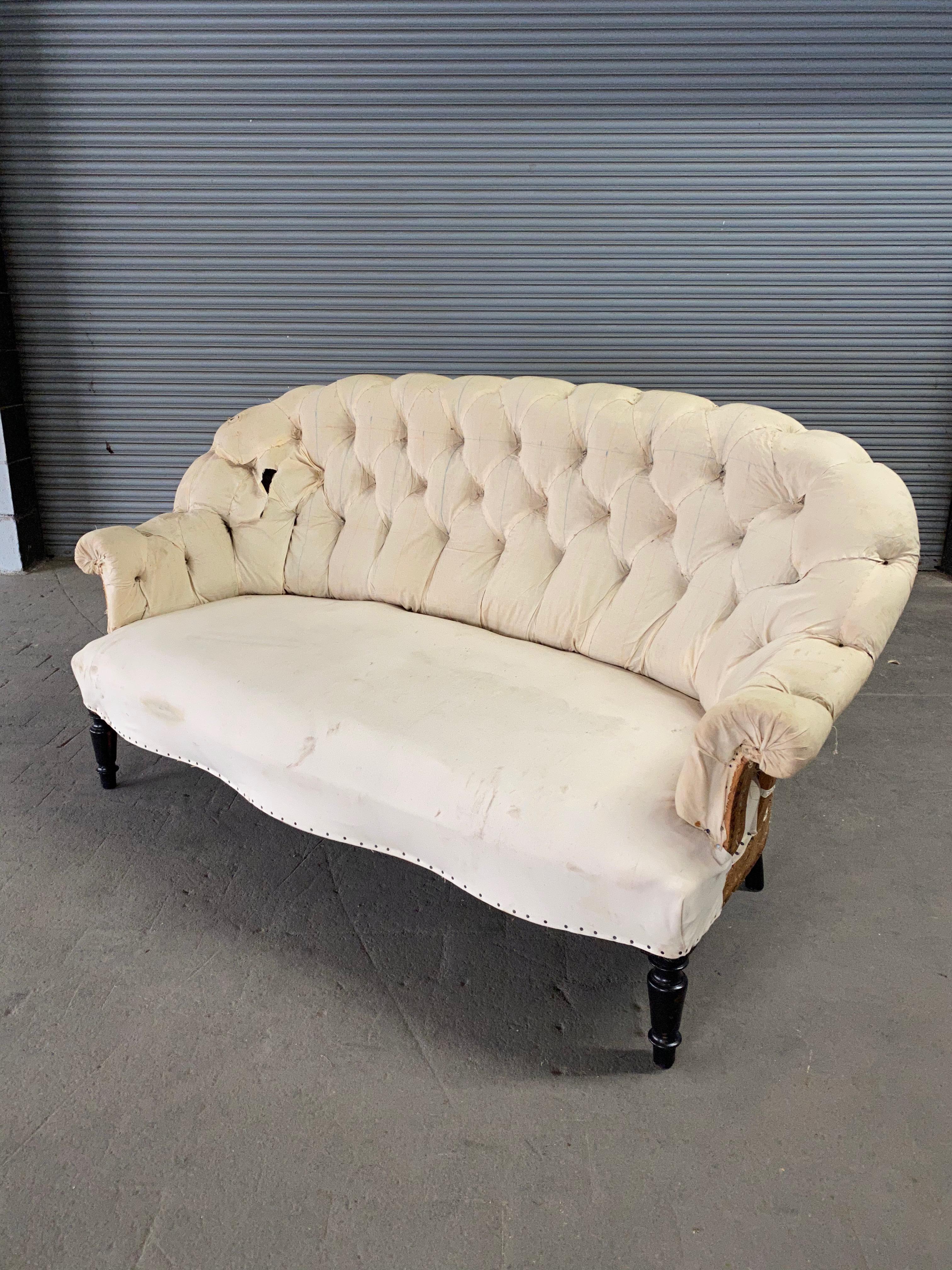 19th Century French Tufted Settee in Muslin 7