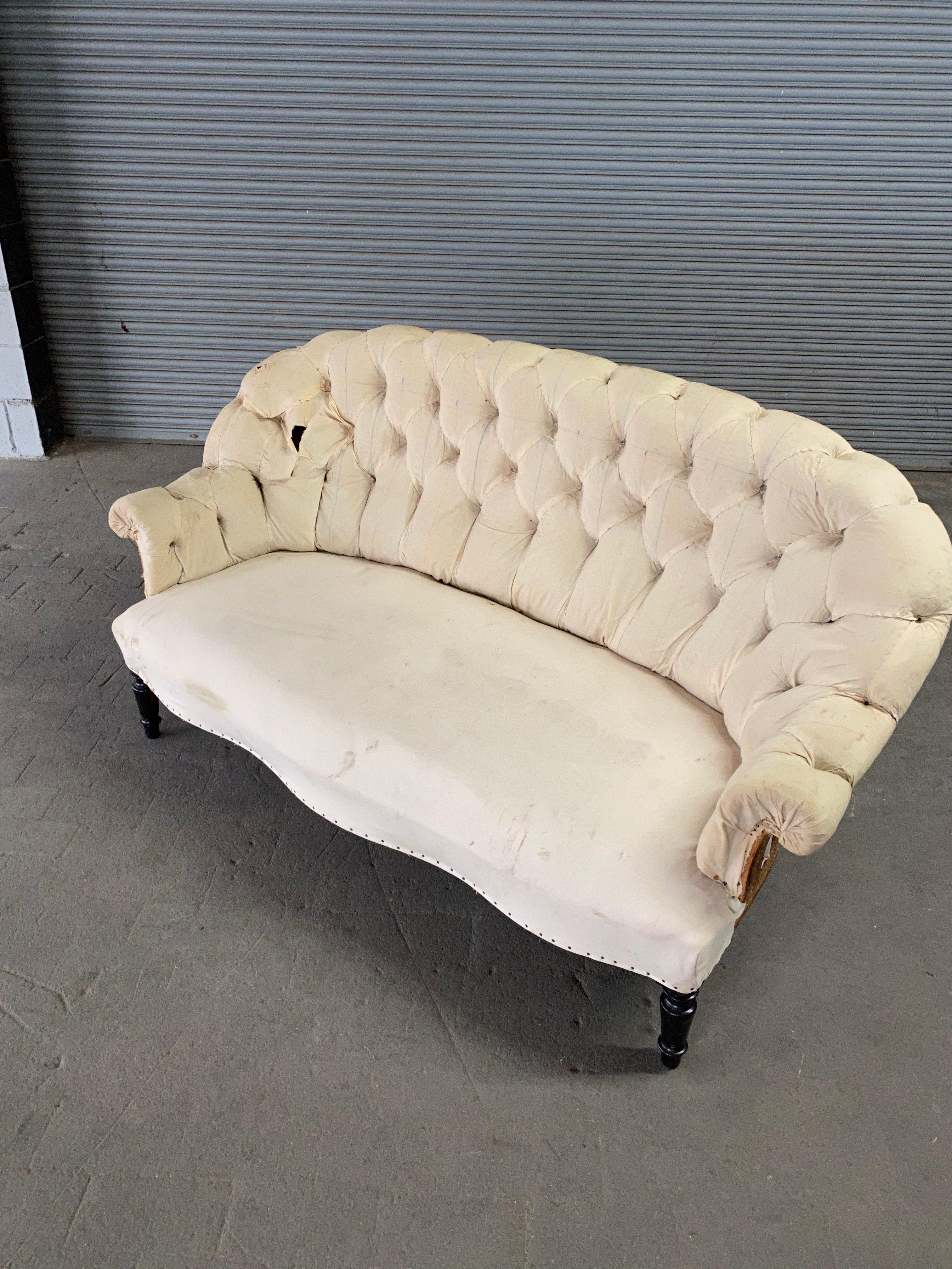 19th Century French Tufted Settee in Muslin 8