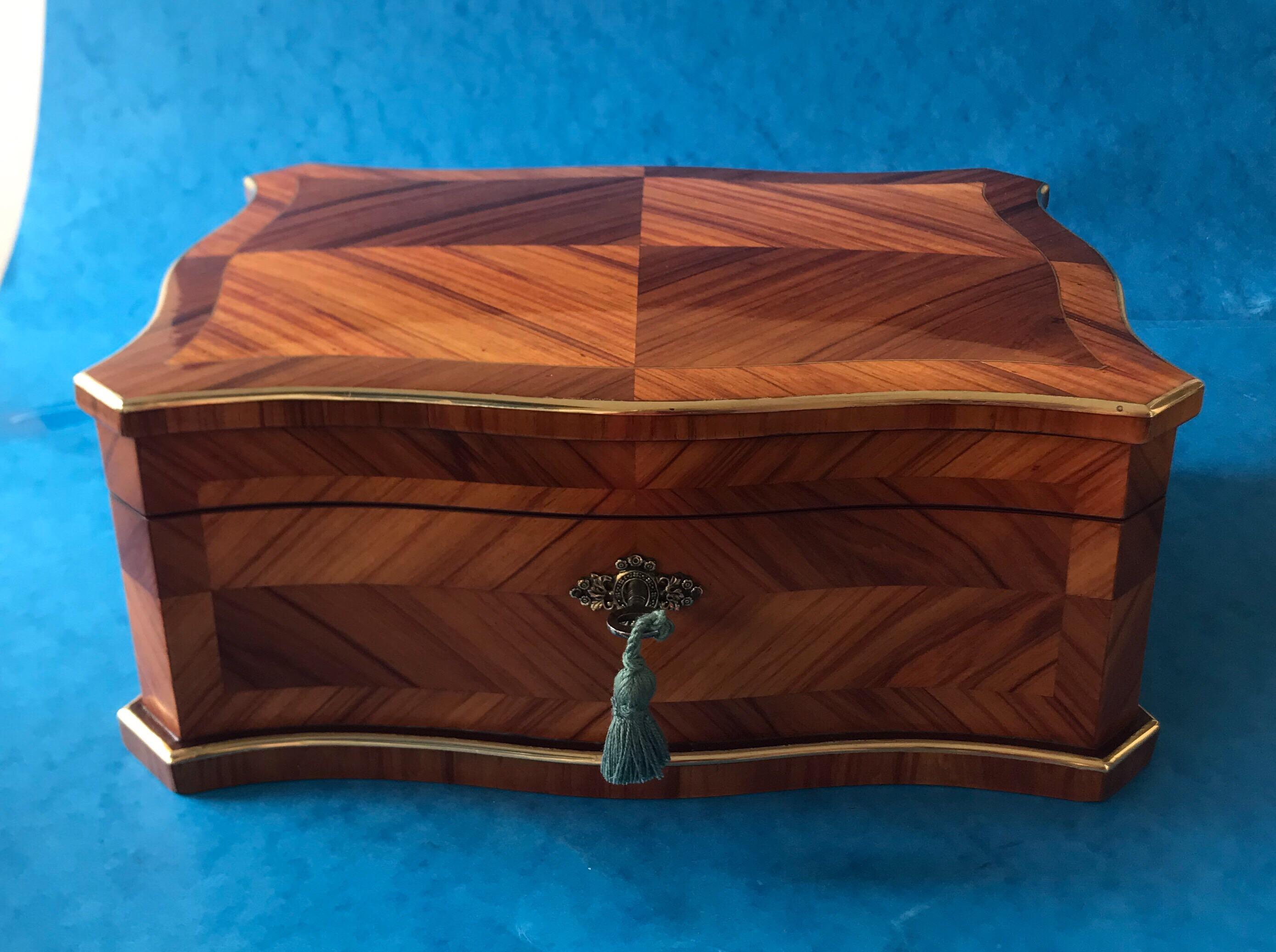 19th Century French Tulipwood Box In Good Condition In Windsor, Berkshire