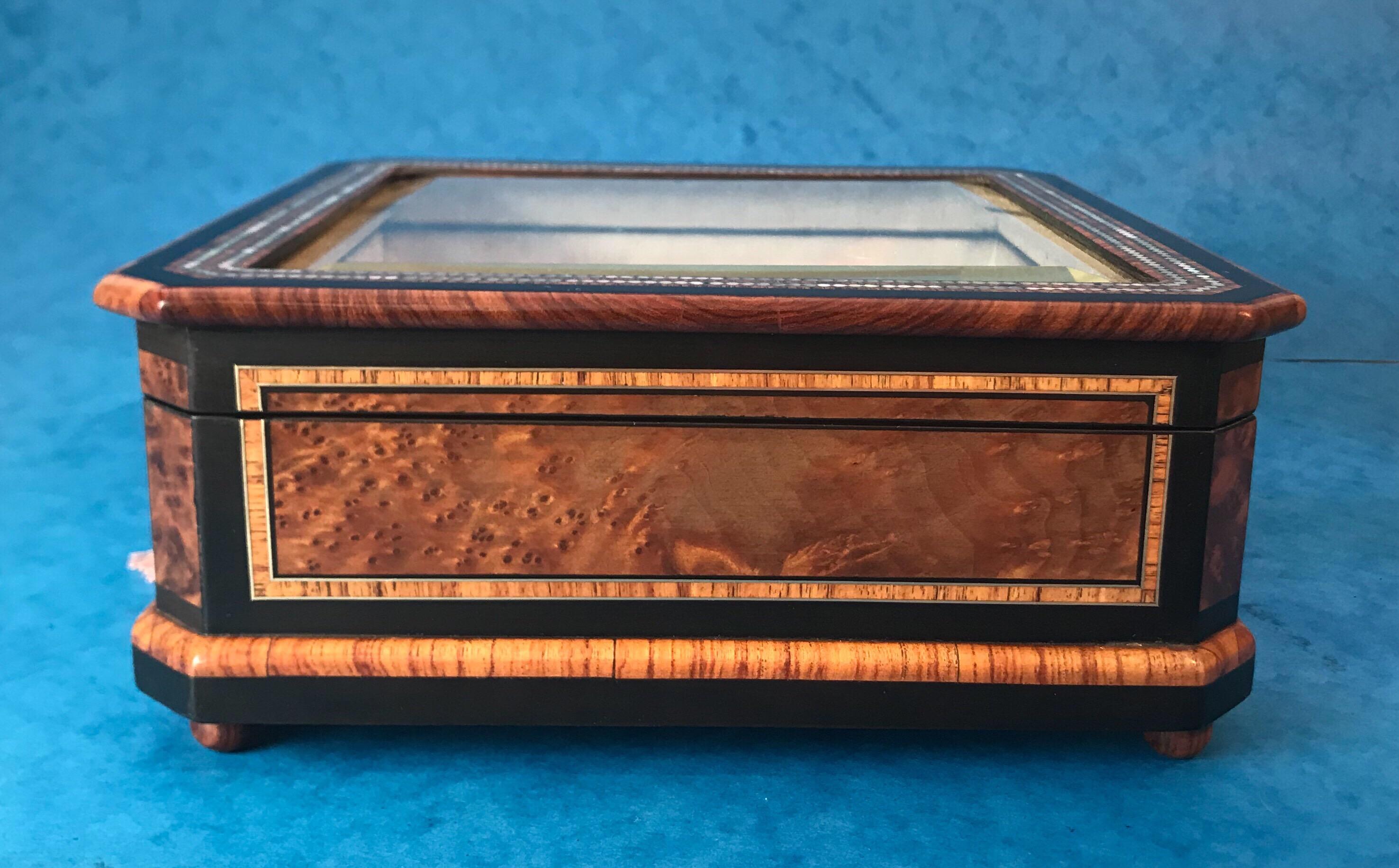 19th Century French Tulipwood Cross Banded, Burr Cedar Jewellery Display Box 6