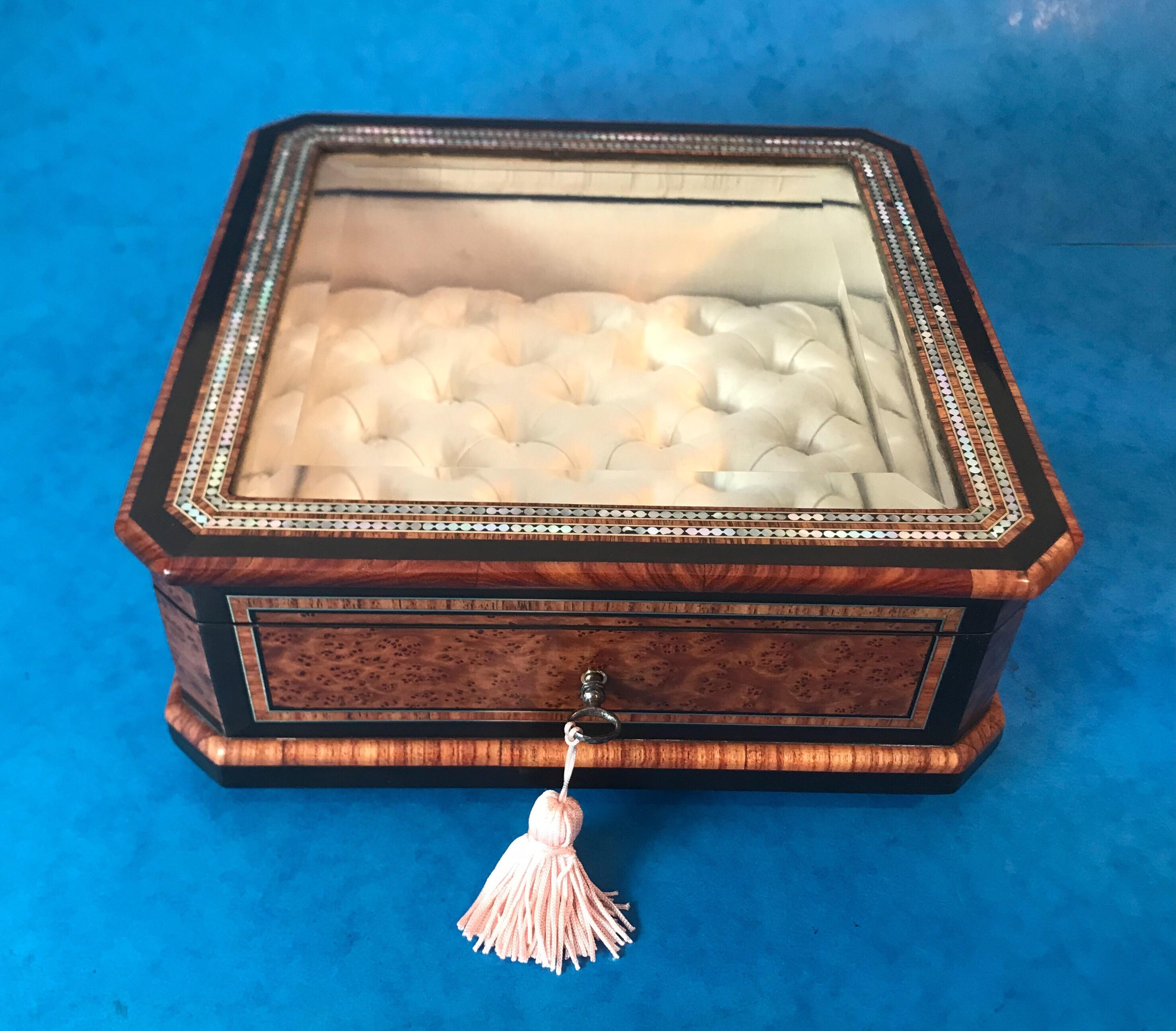 19th Century French Tulipwood Cross Banded, Burr Cedar Jewellery Display Box 1