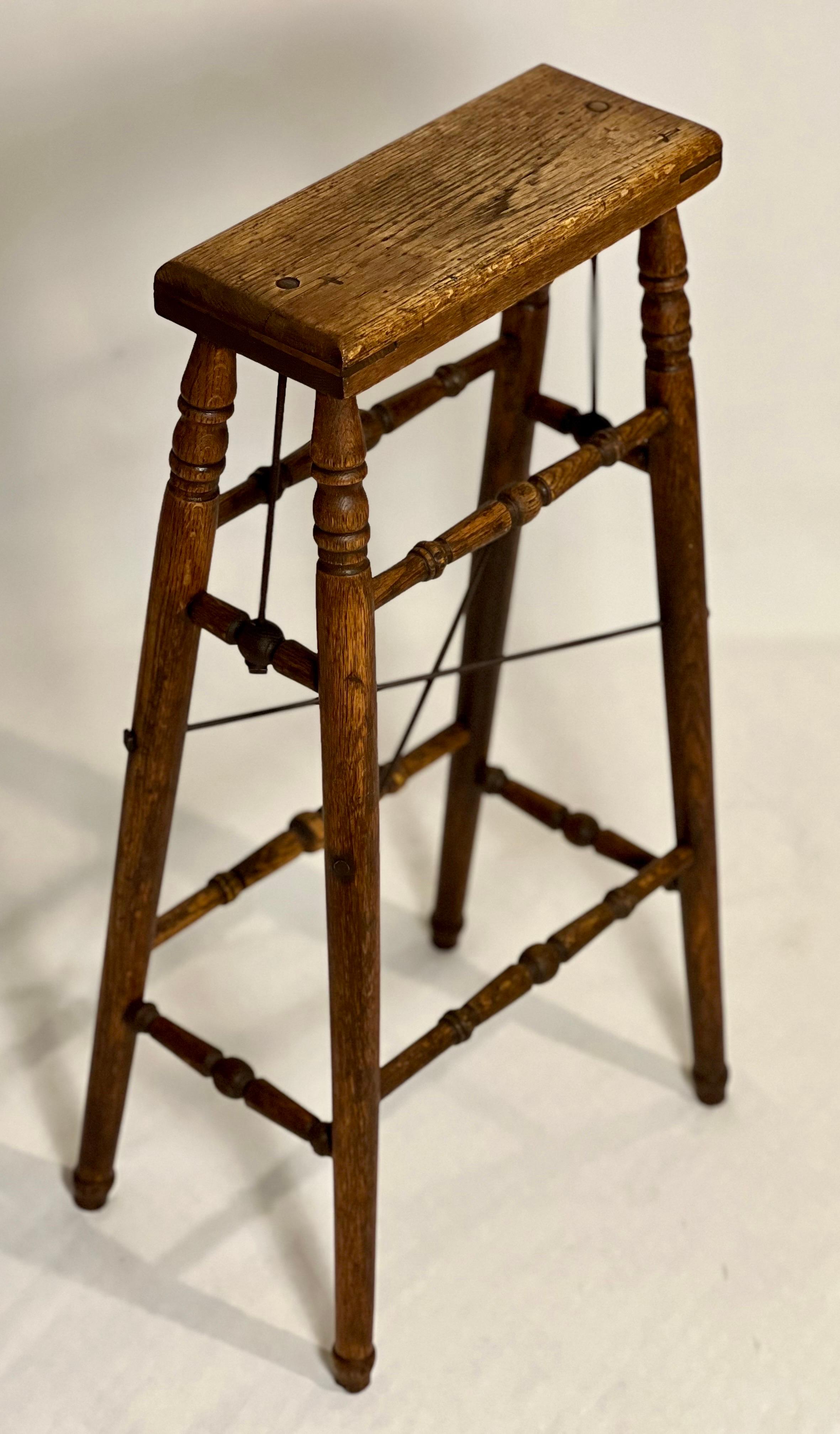 19th Century French Turned Oak and Iron Artist's Stand or Stool For Sale 3