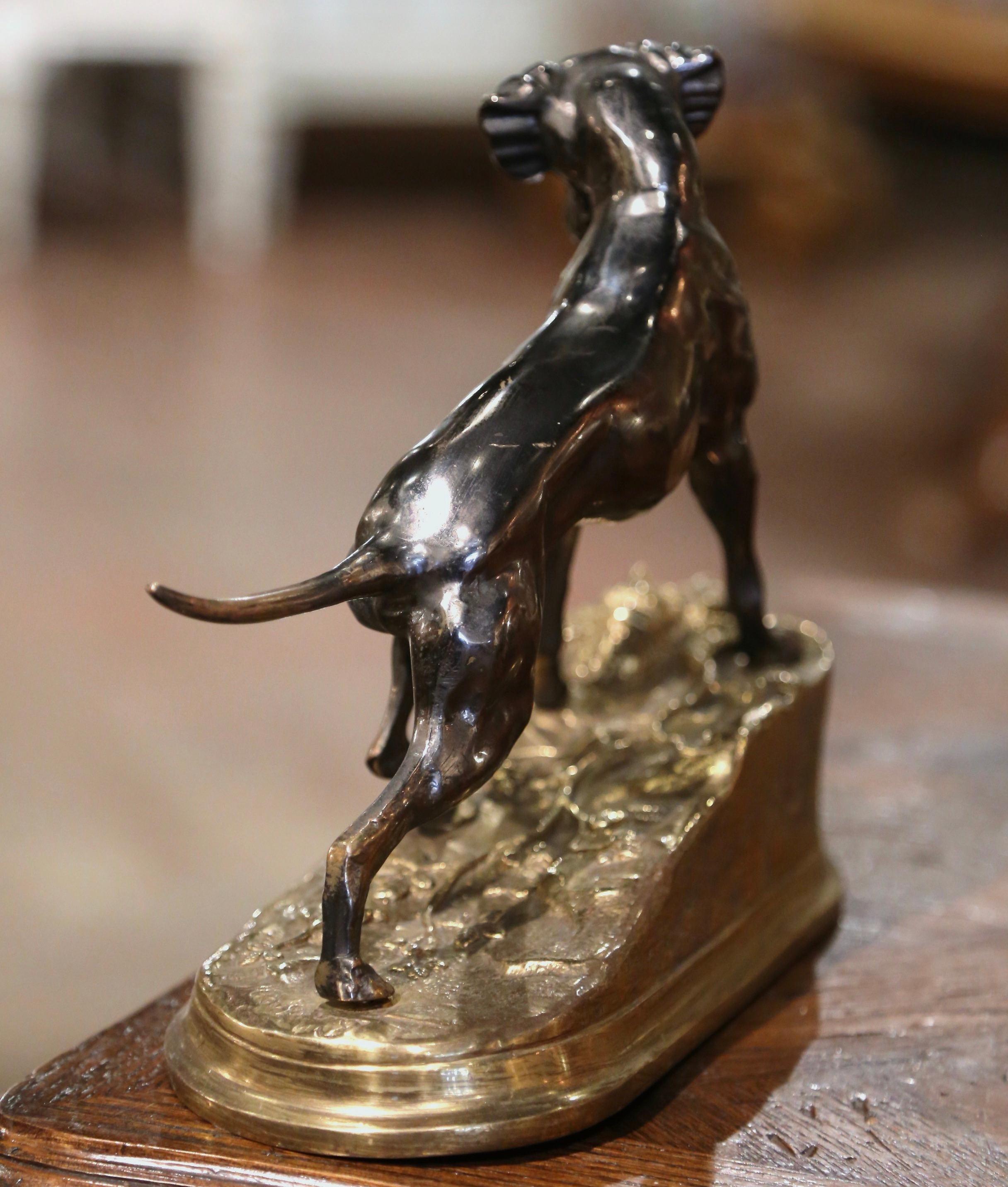 Bronze Sculpture en bronze bicolore du 19e siècle représentant un chien et un lapin, signée Jules Moigniez en vente