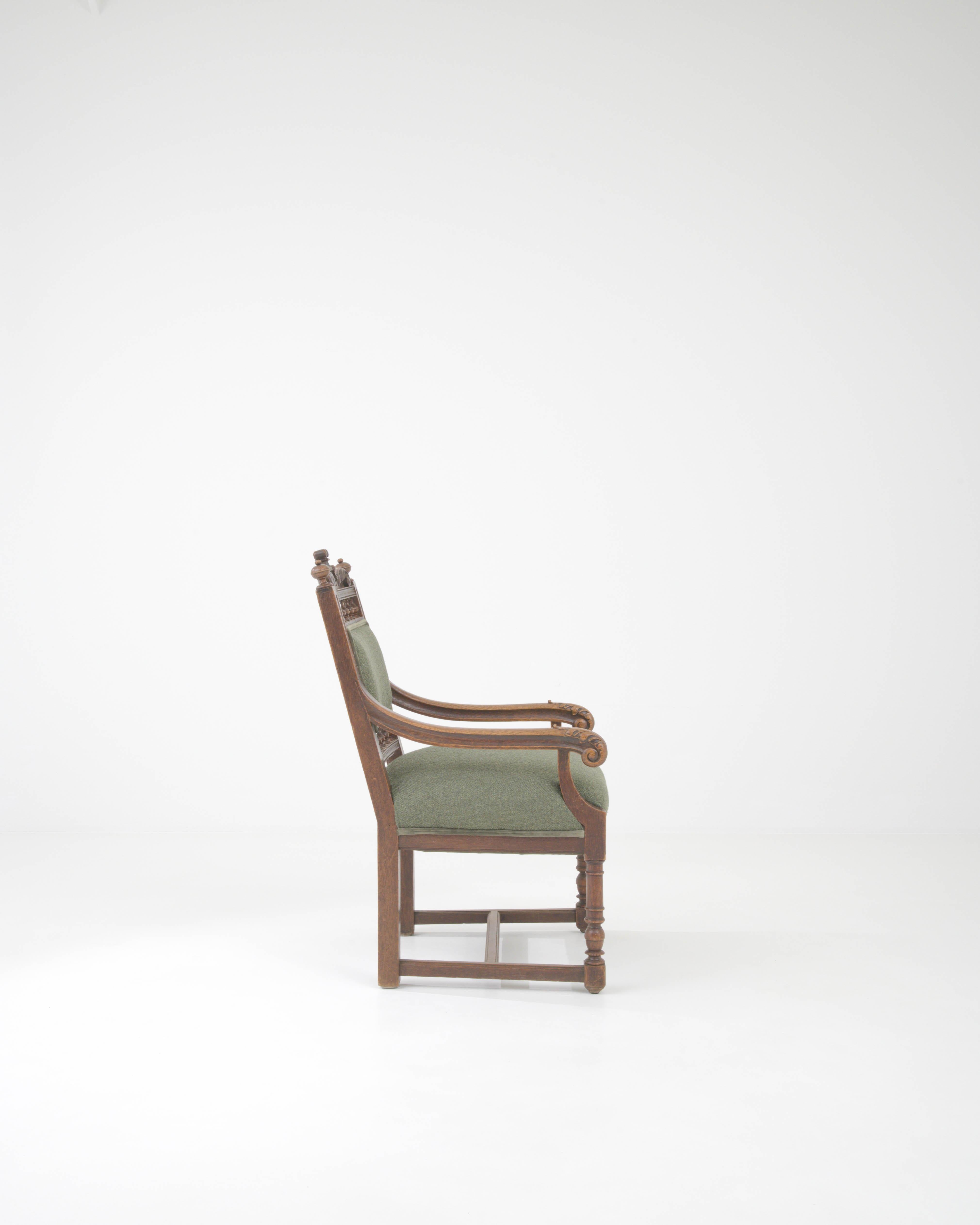 Französischer gepolsterter Sessel des 19. Jahrhunderts im Zustand „Gut“ im Angebot in High Point, NC