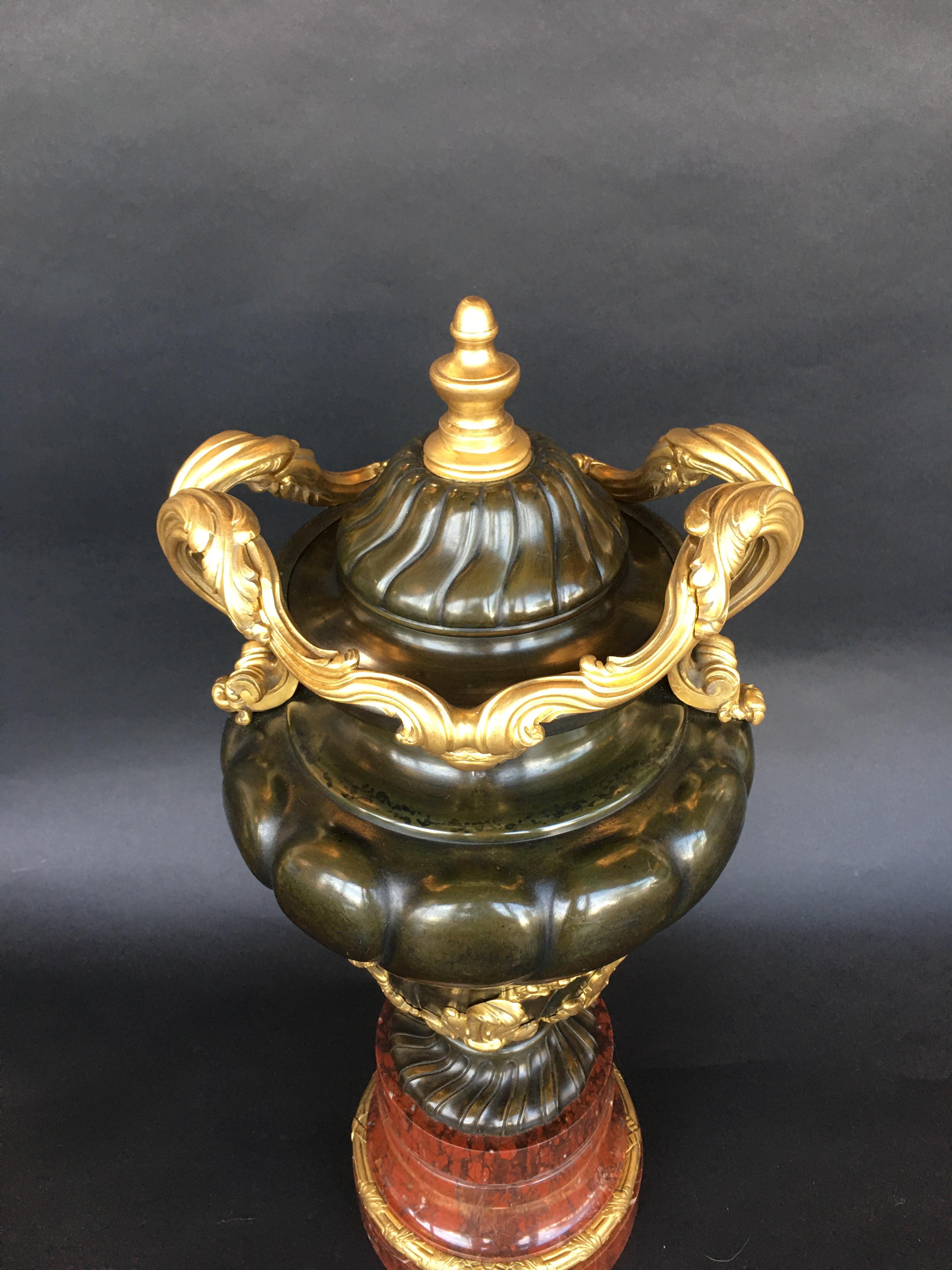 Marbre urne française du 19ème siècle en vente
