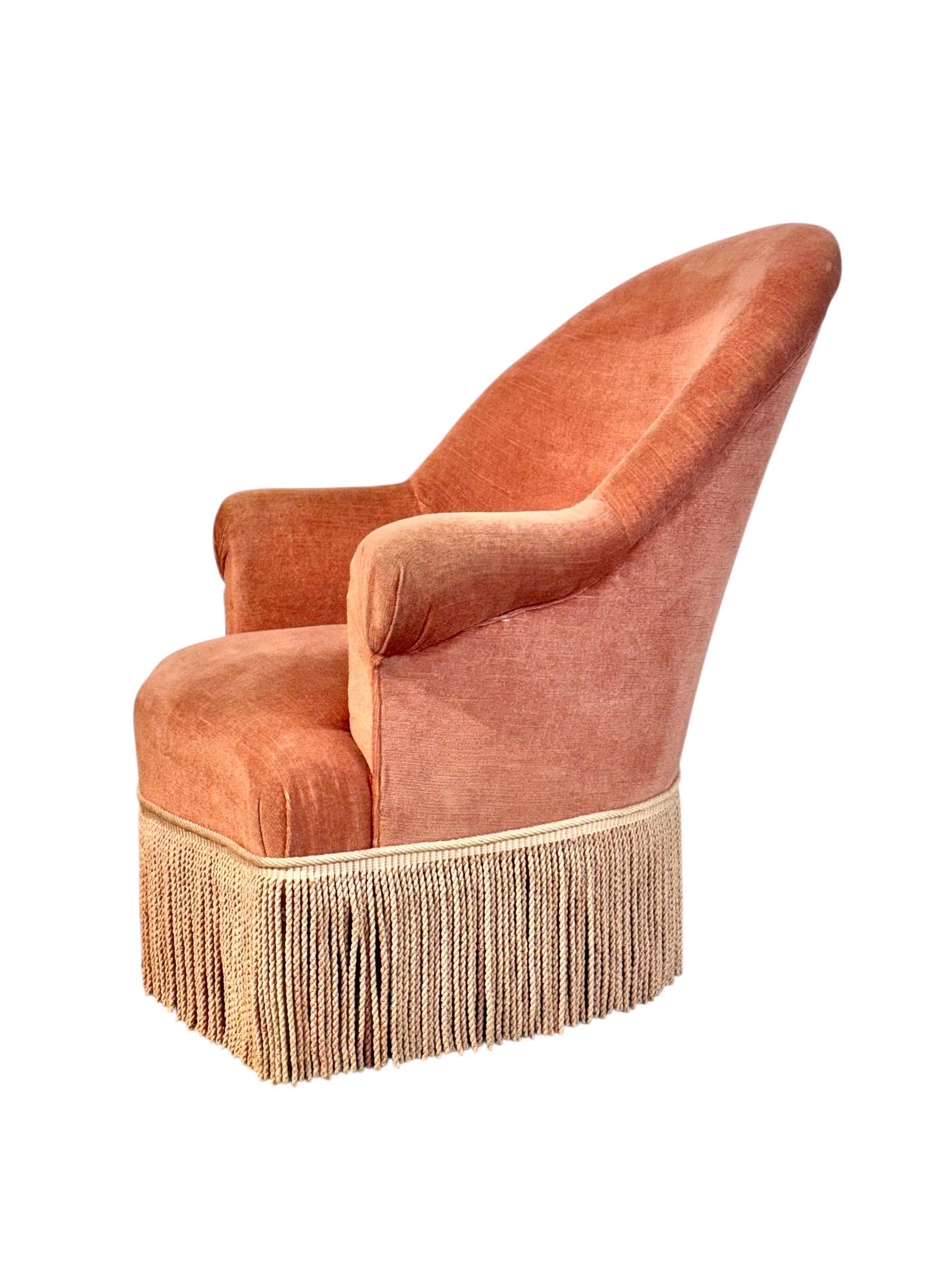 Sillón francés del siglo XIX de terciopelo con flecos de borlas en venta 6