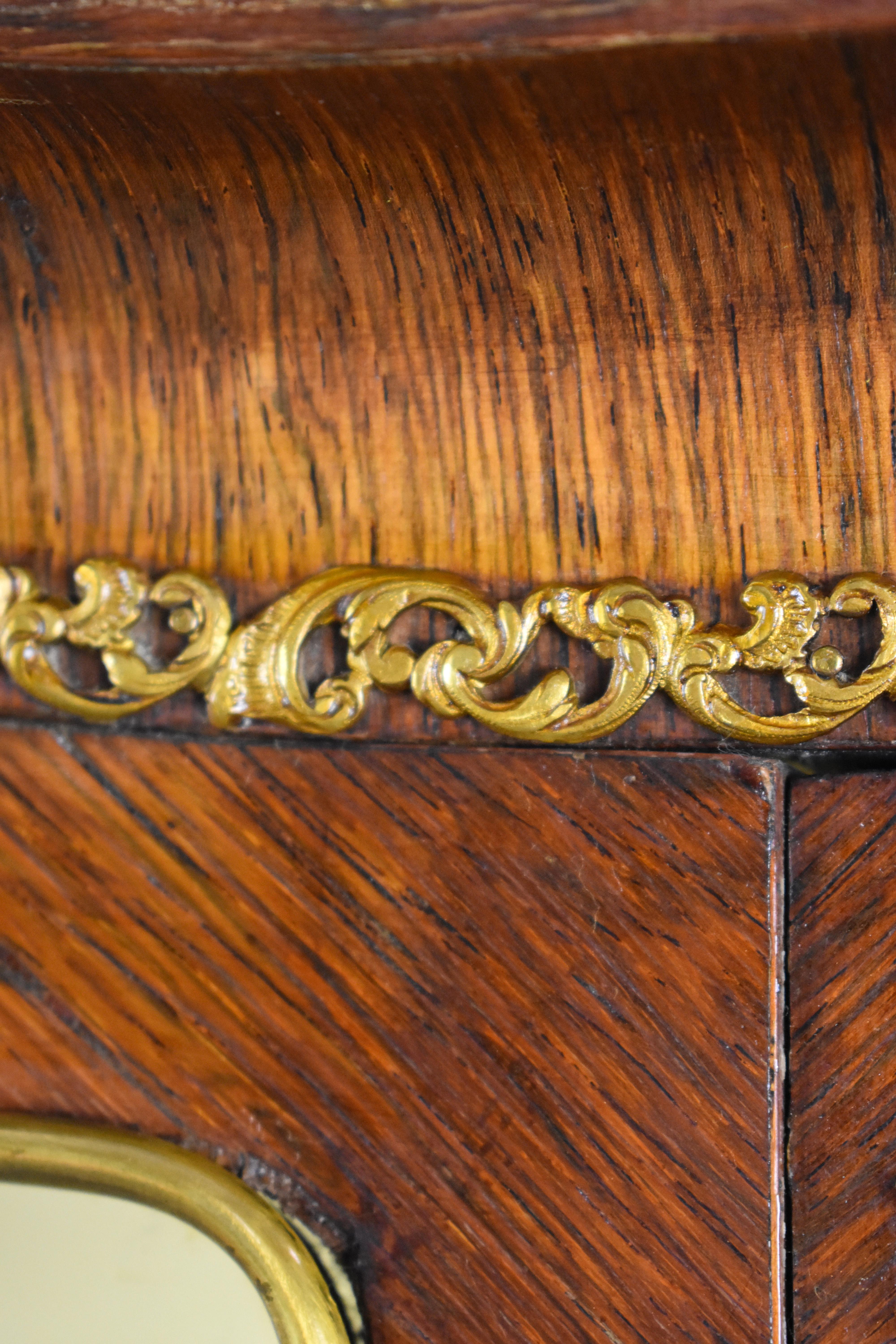 19th Century French Vernis Martin Display Cabinet 13