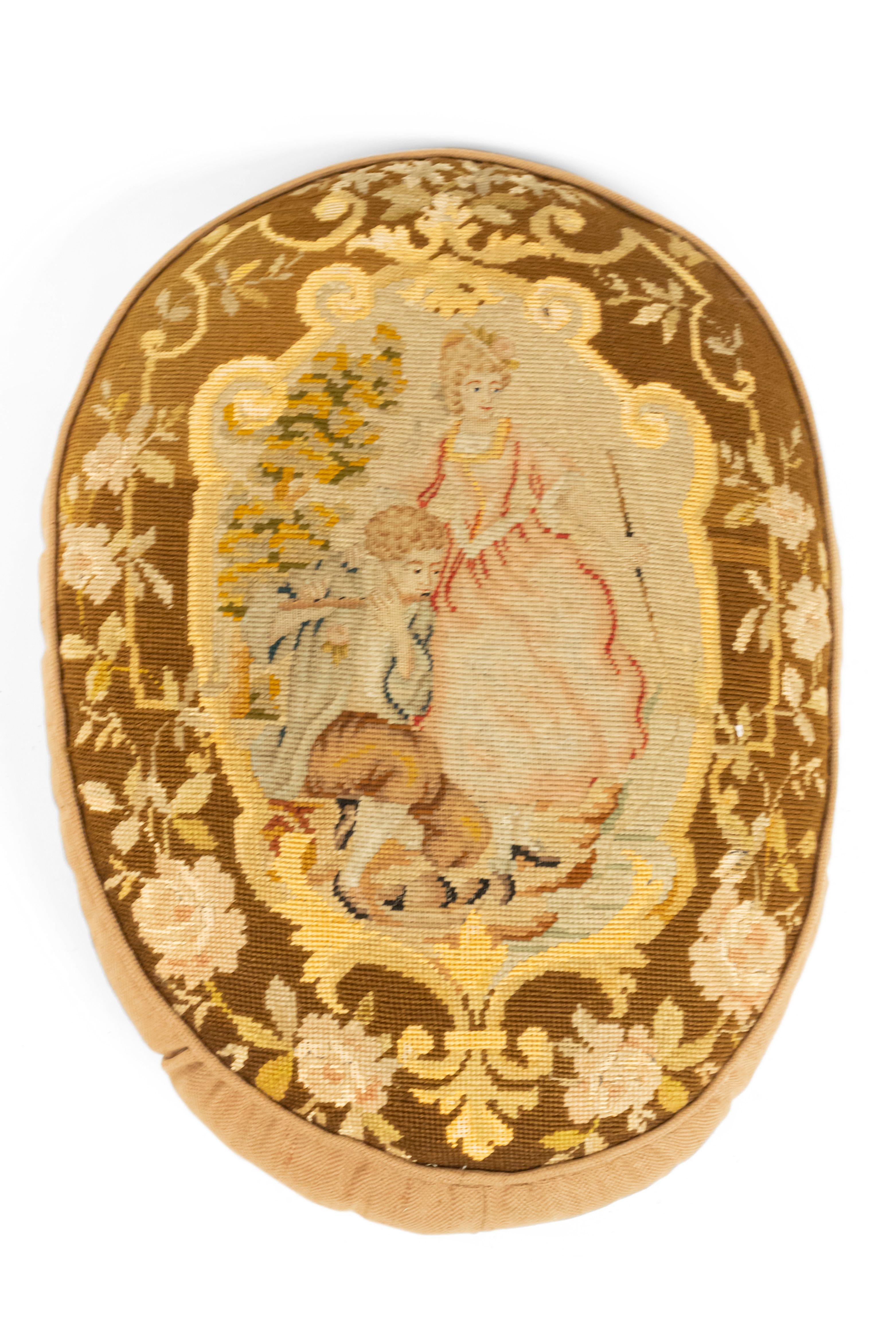 Französisches viktorianisches Aubusson-Kissen des 19. Jahrhunderts mit olivgrüner Bordüre im Angebot 1
