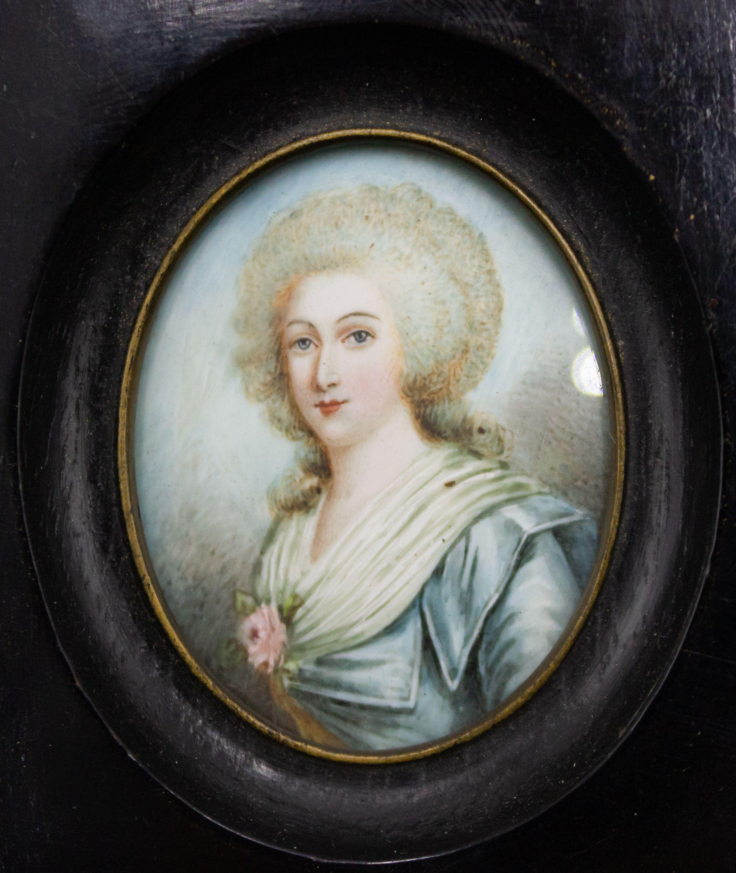 Français Portrait miniature victorien français du 19ème siècle encadré à l'aquarelle en vente
