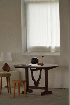 Tavolo rotondo inclinabile Vigneron francese del XIX secolo, piano in Oak con dettagli intagliati