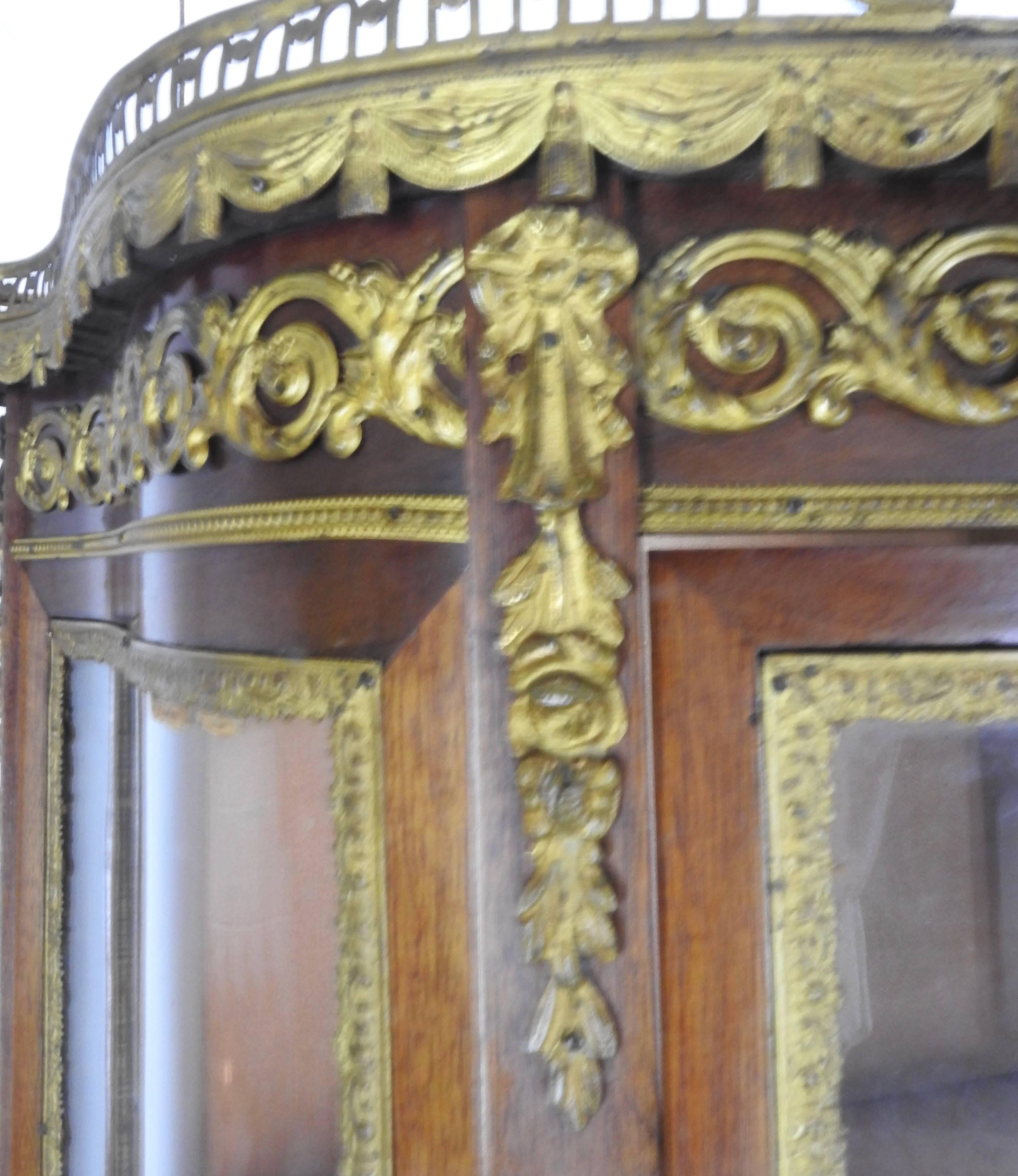19th Century French Vitrine with Ormolu For Sale 3