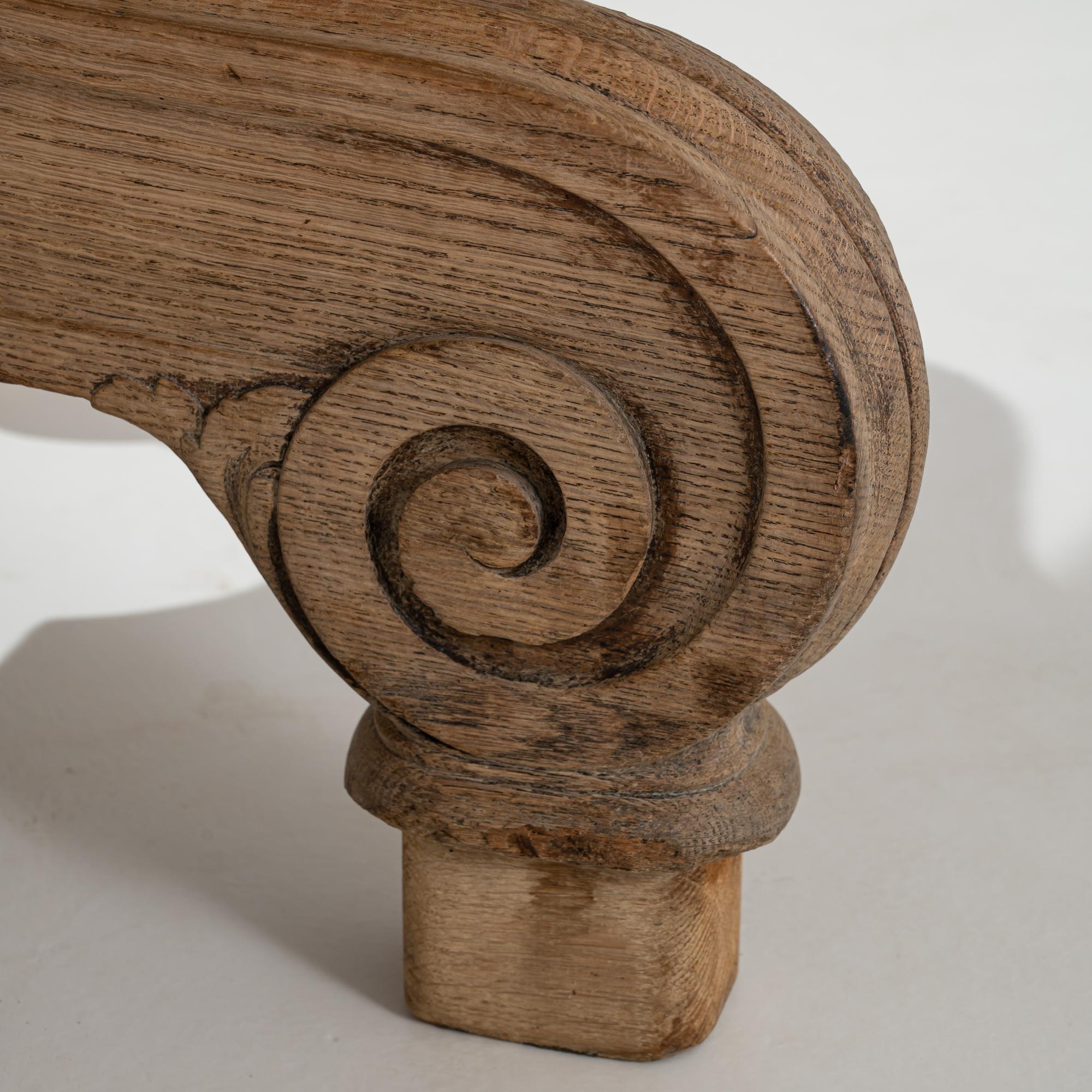 19th Century French Volute Round Dining Table with Volute Base 3