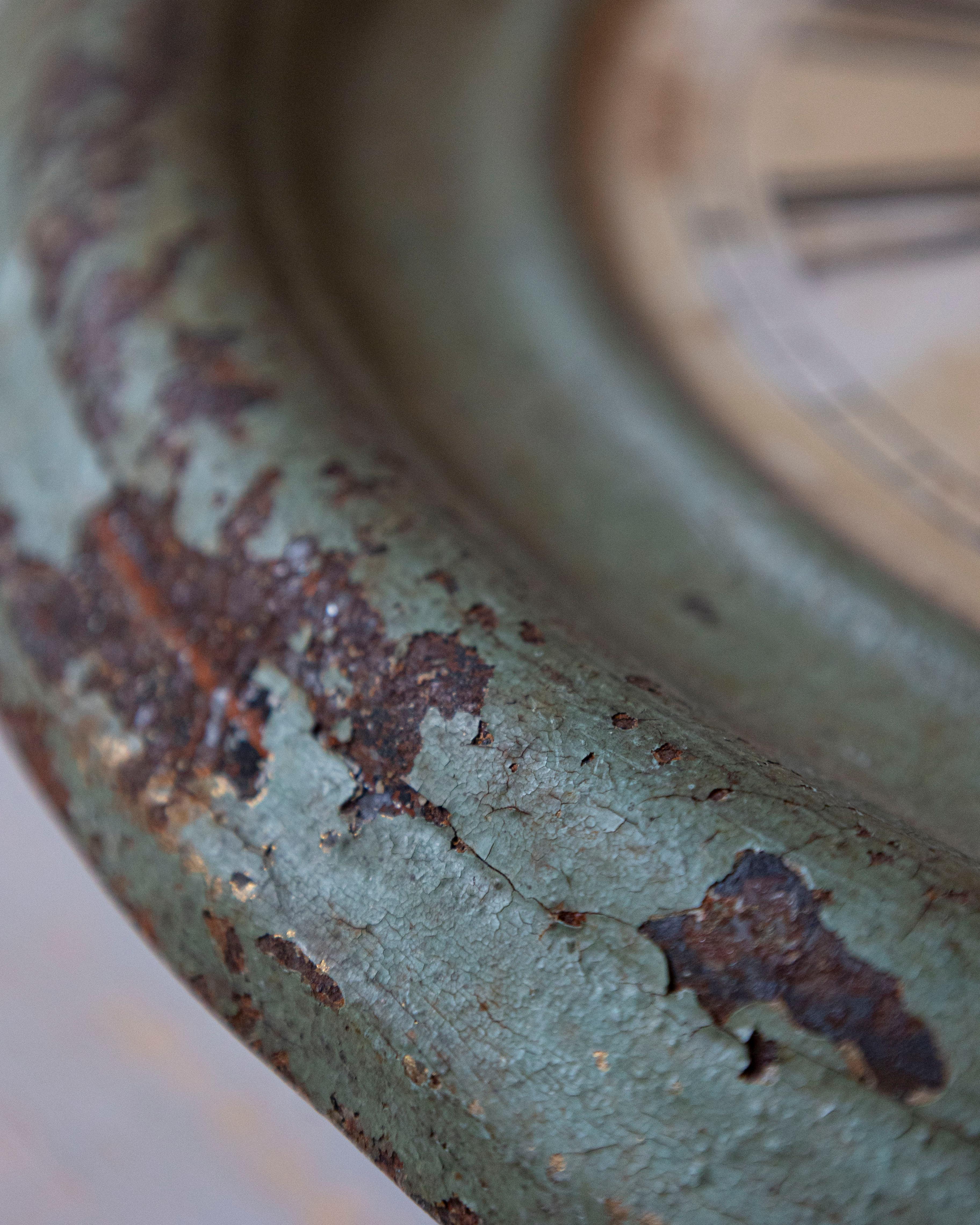 Orologio da parete francese del 19° secolo con patina verde invecchiata in vendita 4