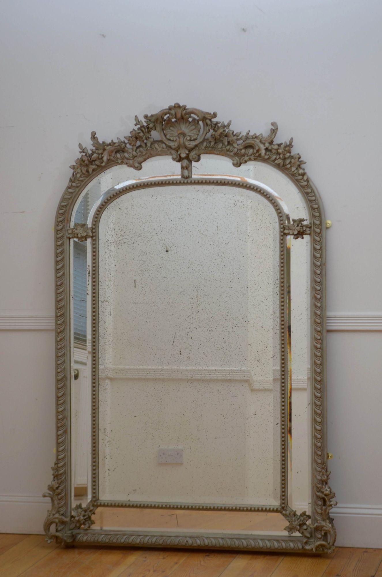 Sn5473 Attractive antique 19th century painted wall mirror, having original foxed, bevelled edge glass and fine shell crest to the centre flanked by foliage scrolls, all in beaded inner frame and gadrooned outer frame with decorative floral motifs