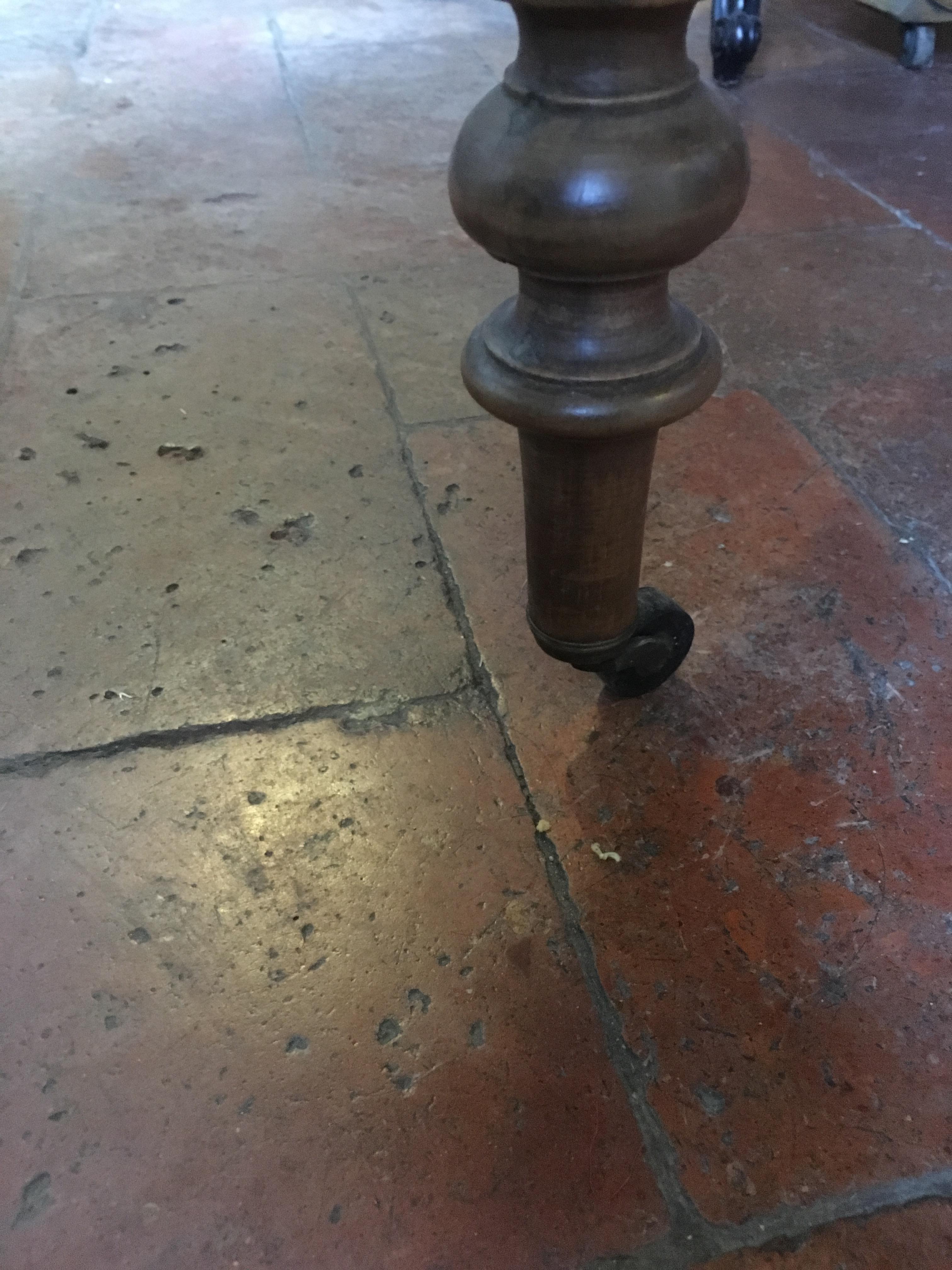 19th Century French Walnut Adjustable Table with Carved Base, 1890s For Sale 2