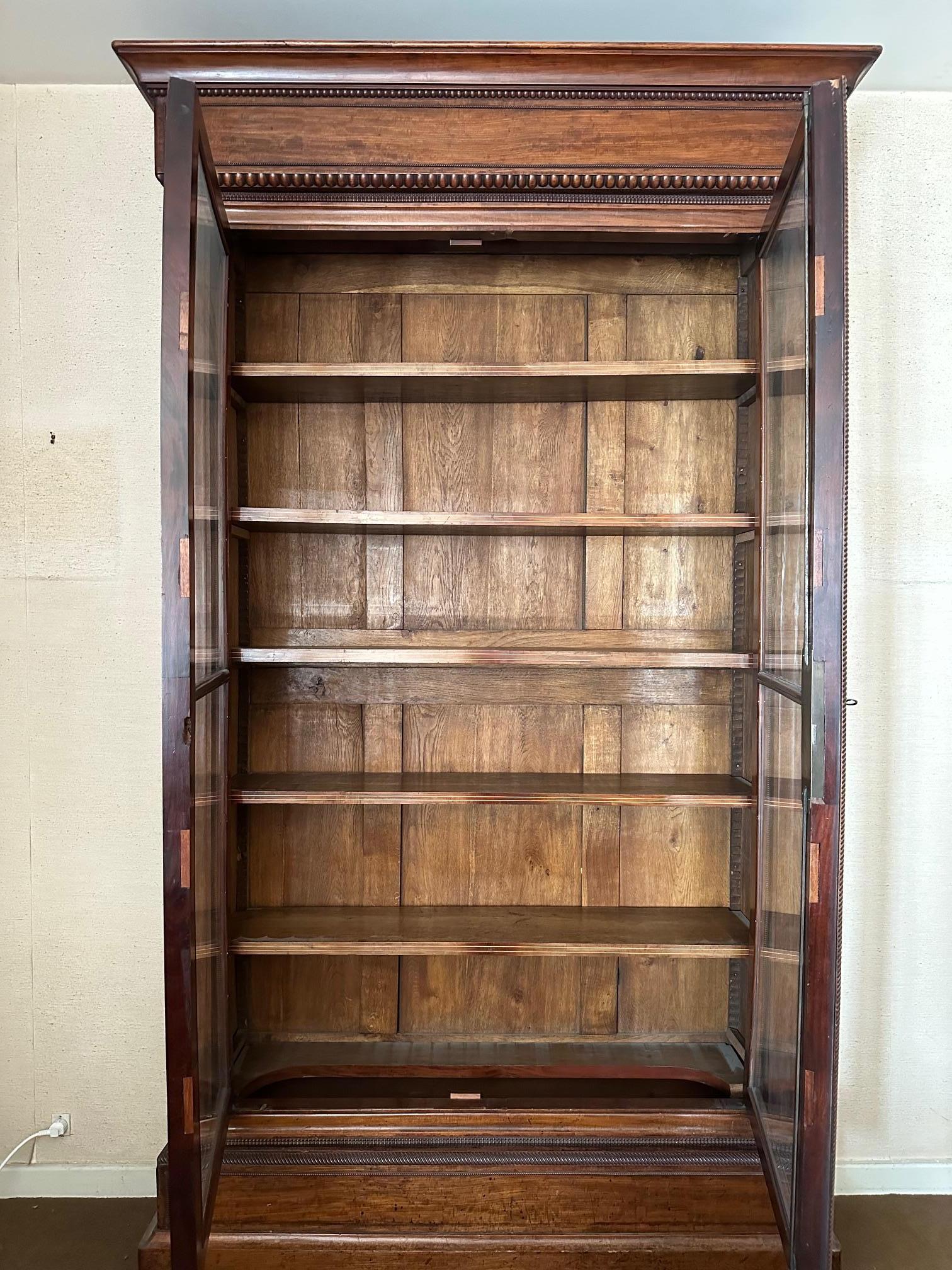 19th century French Walnut and Glass Vitrine, 1850s For Sale 5