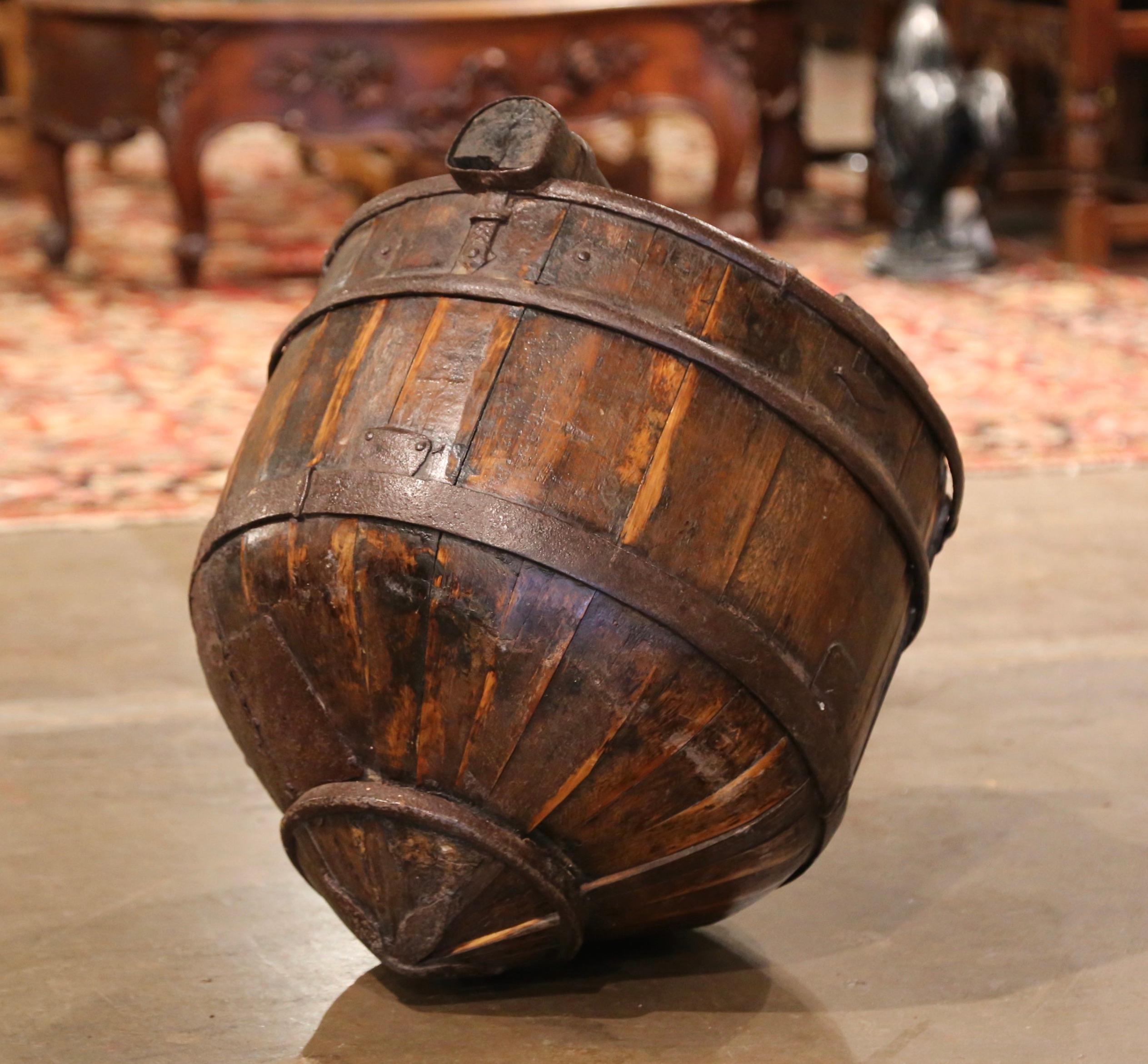 19th Century French Walnut and Iron Circular Jardinière Planter with Handle In Excellent Condition In Dallas, TX