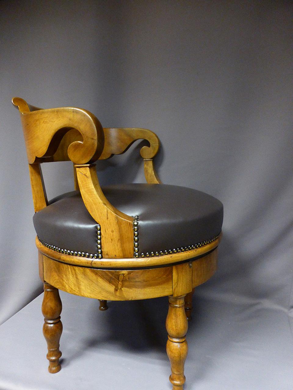 19th Century French Walnut and Leather Turning Office Armchair 3