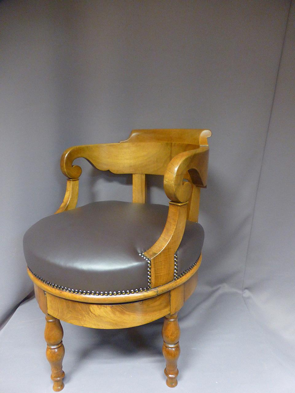 19th Century French Walnut and Leather Turning Office Armchair 4