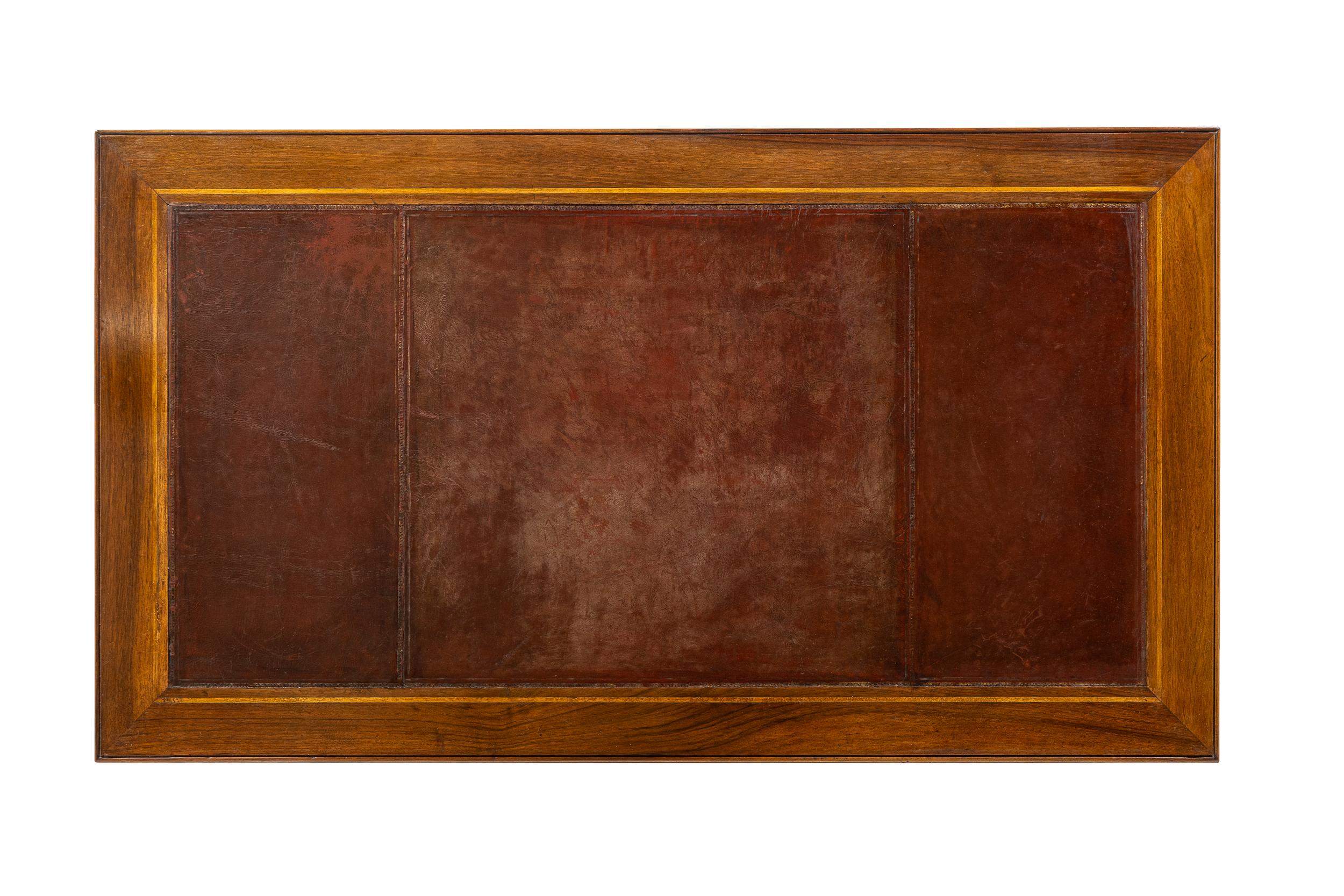 Bureau francese del XIX secolo in legno di noce e tulipano intarsiato Plat In condizioni ottime in vendita a Gloucestershire, GB