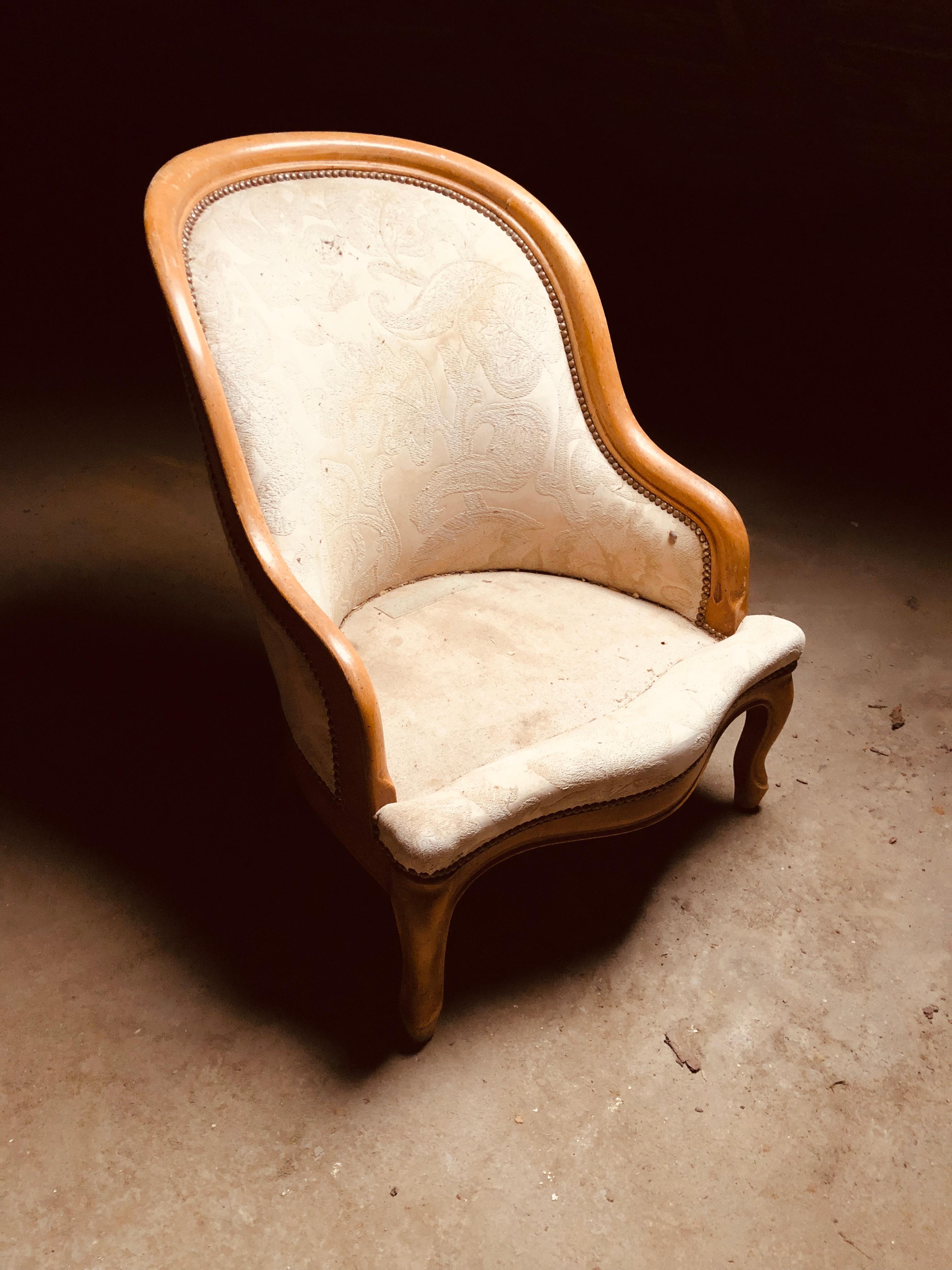 19th Century French Walnut Armchair in Louis XV Style For Sale 1