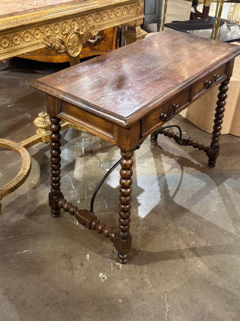 XIXe siècle Table à écrire en noyer, orge et fer du 19e siècle en vente