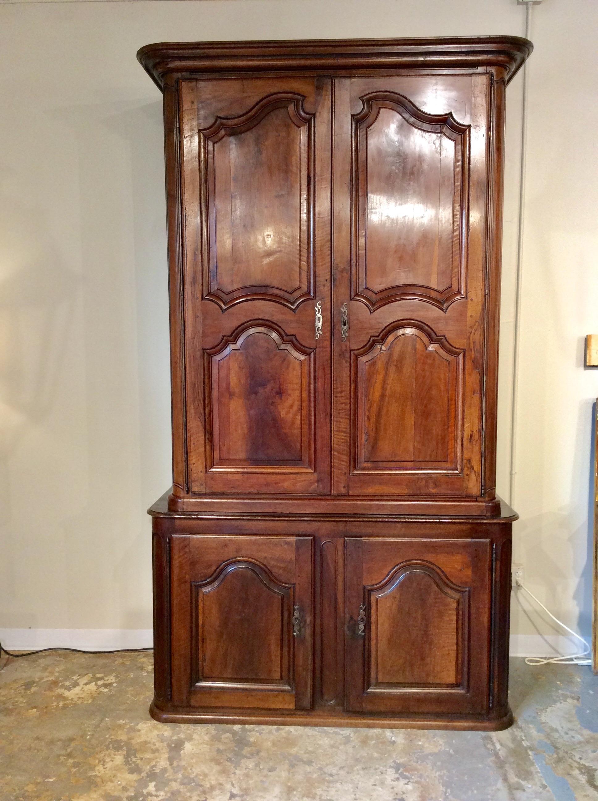 19th Century French Walnut Buffet Deux Corps Cabinet For Sale 10