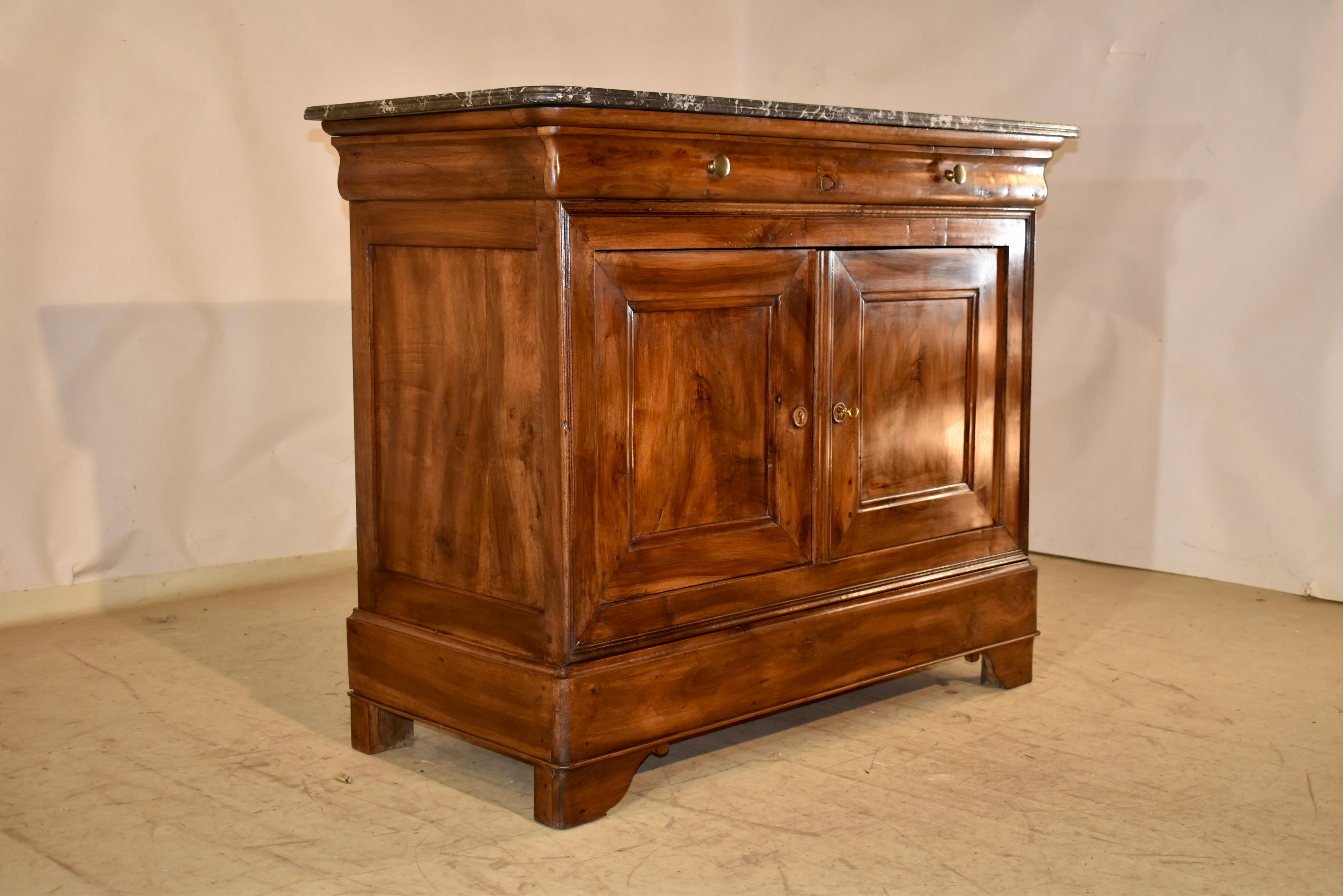 19th Century French Walnut Buffet with Marble Top im Zustand „Gut“ im Angebot in High Point, NC