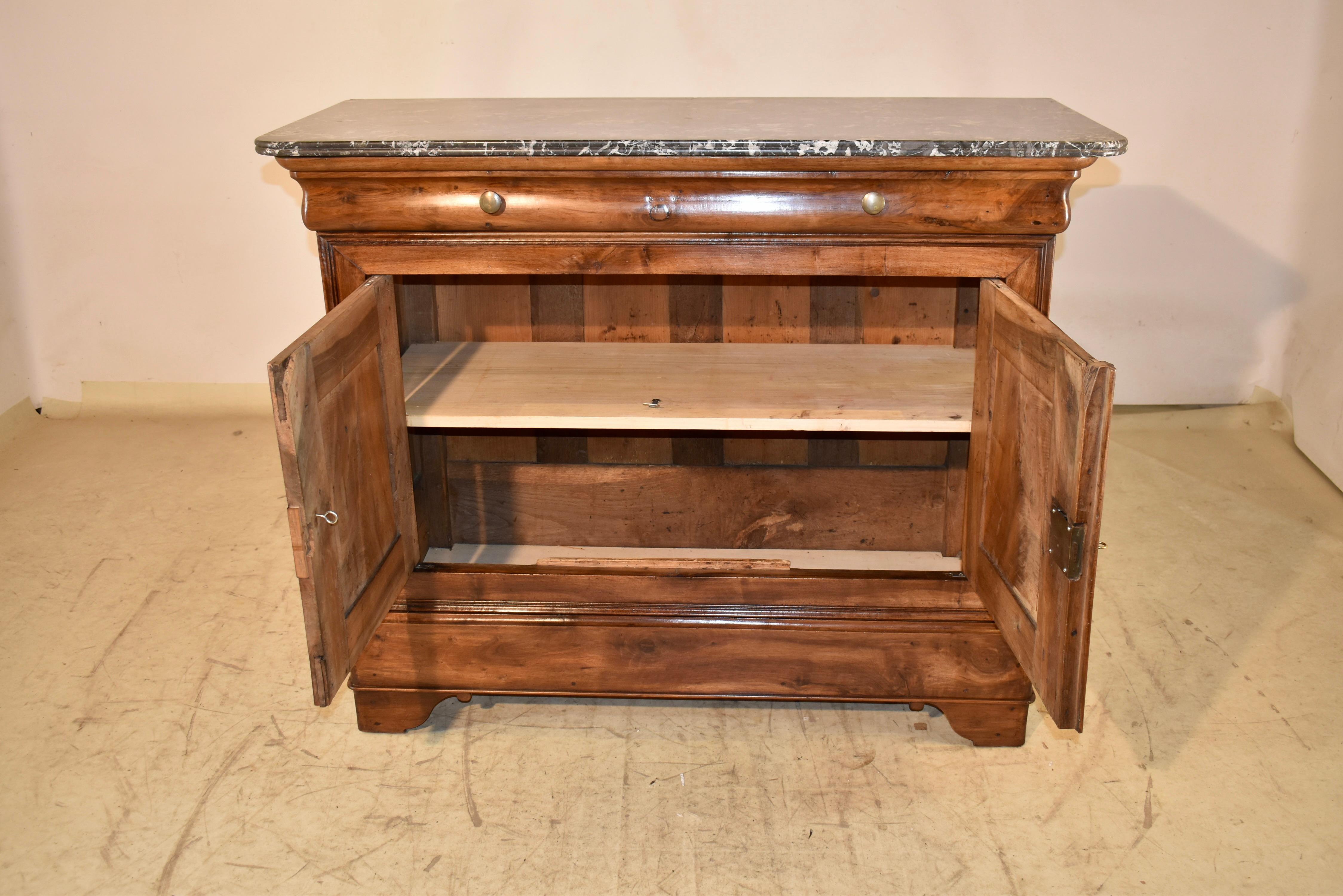 19th Century French Walnut Buffet with Marble Top im Angebot 1