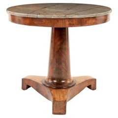 Table centrale française du XIXe siècle en noyer