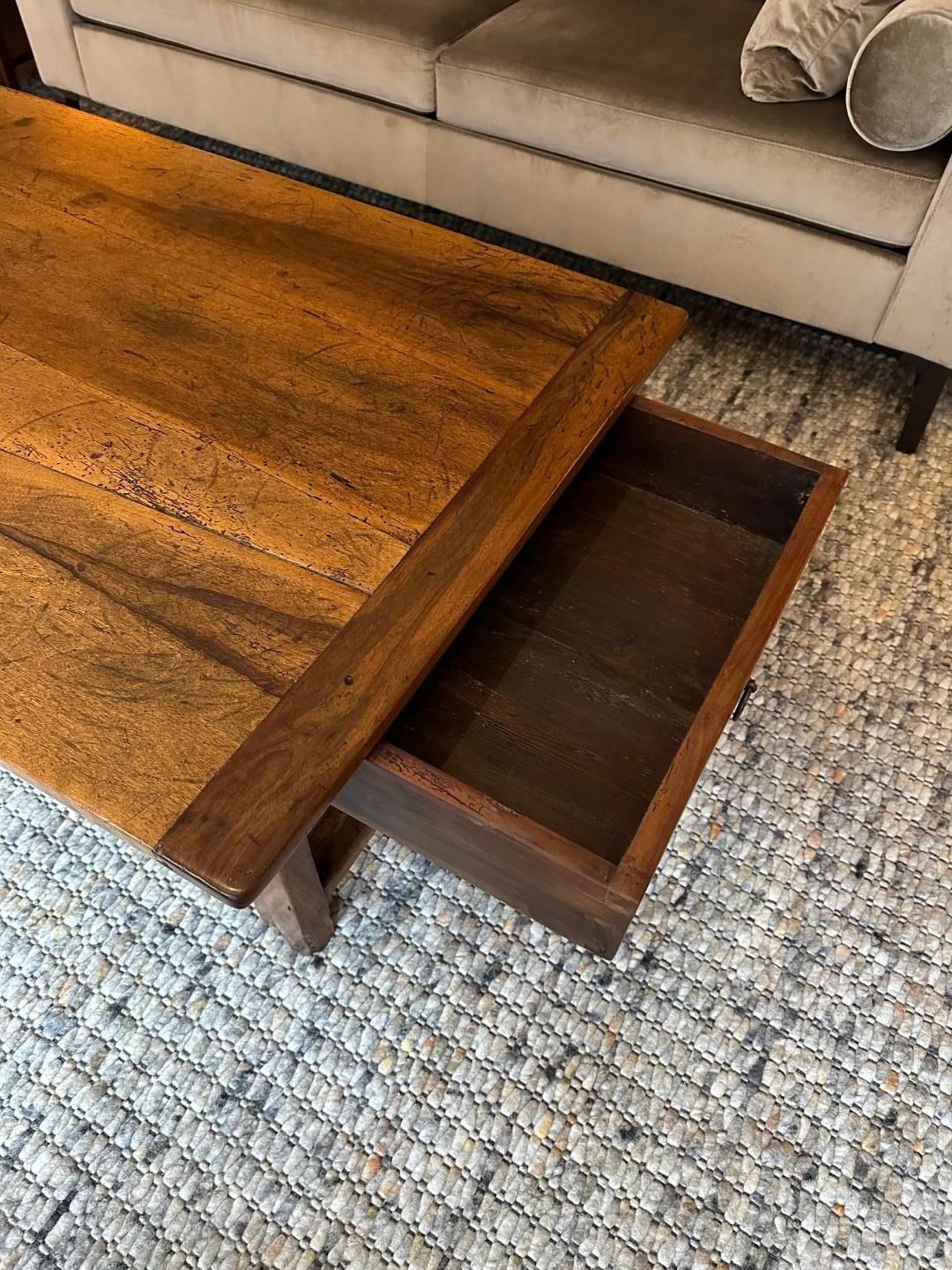 19th century French walnut coffee table For Sale 1