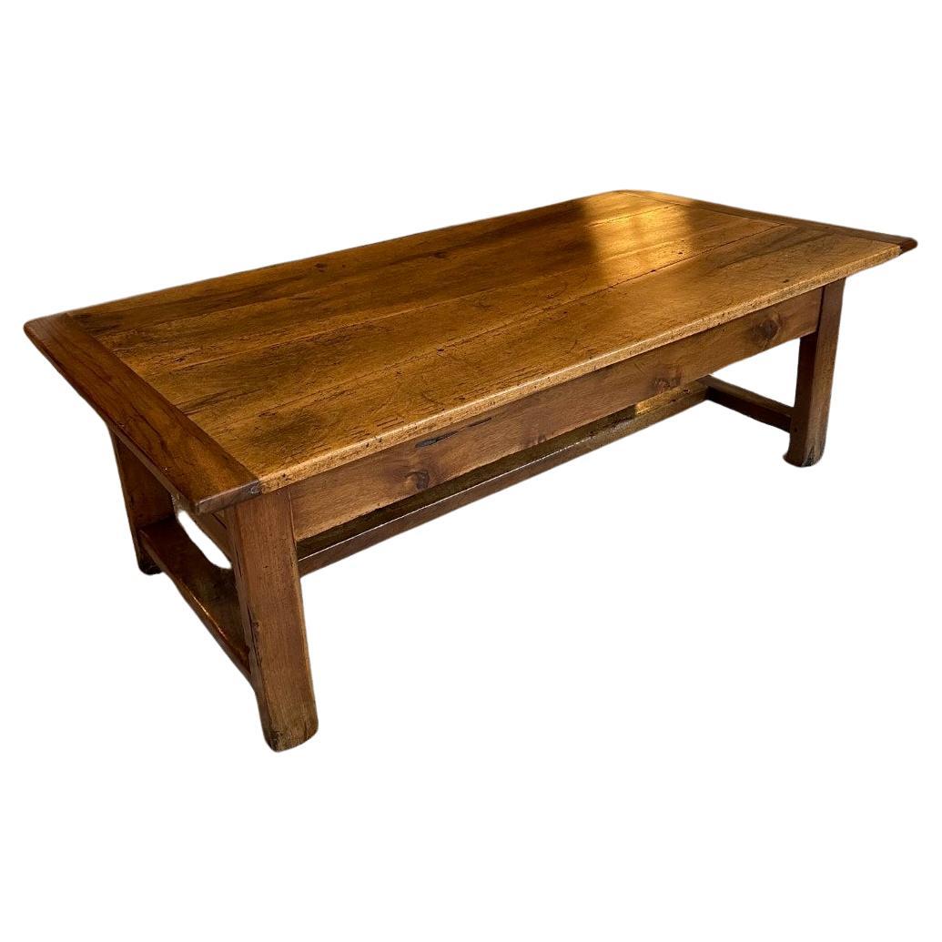 19th century French walnut coffee table For Sale