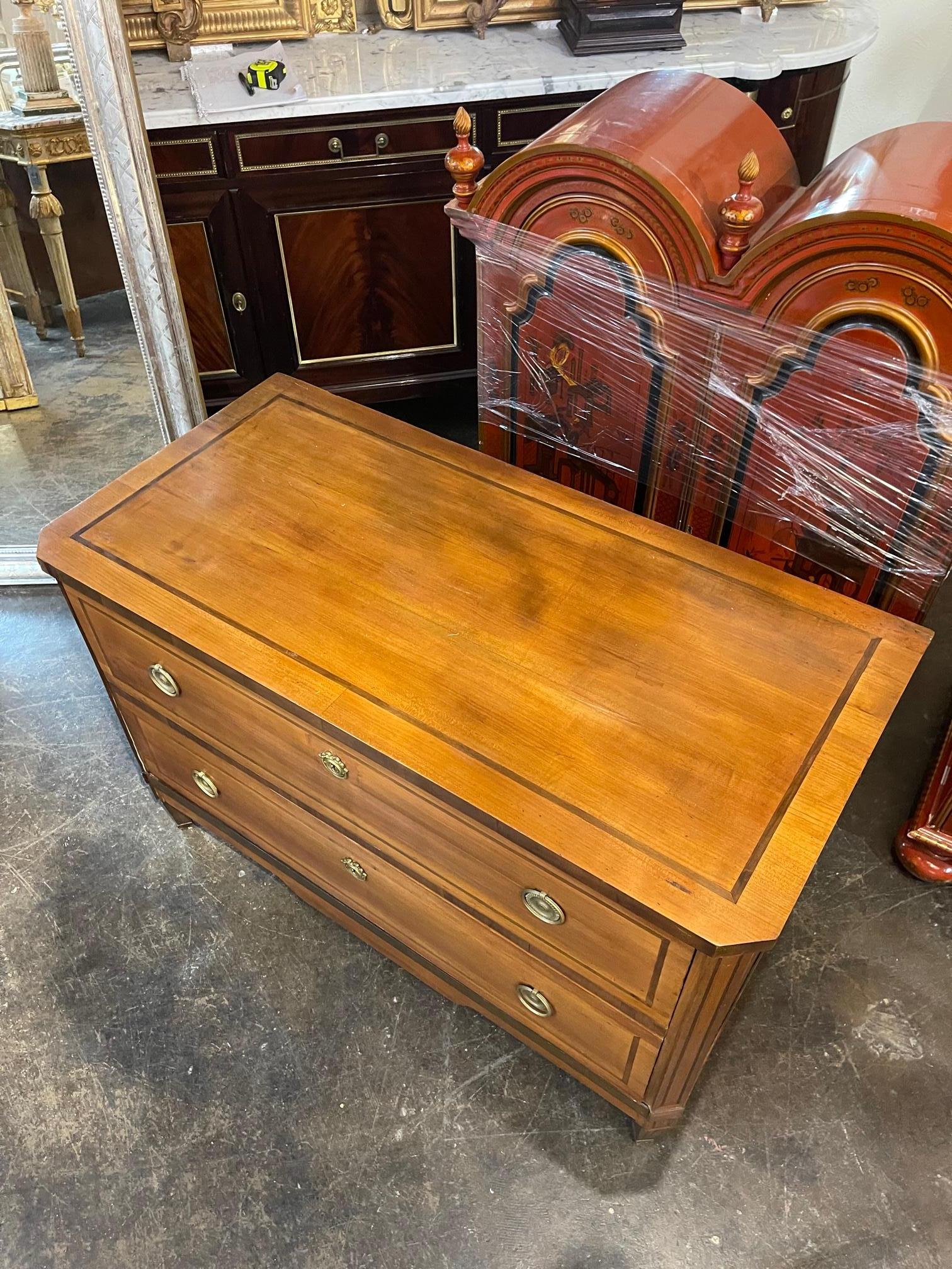 19th Century French Walnut Commode In Good Condition For Sale In Dallas, TX