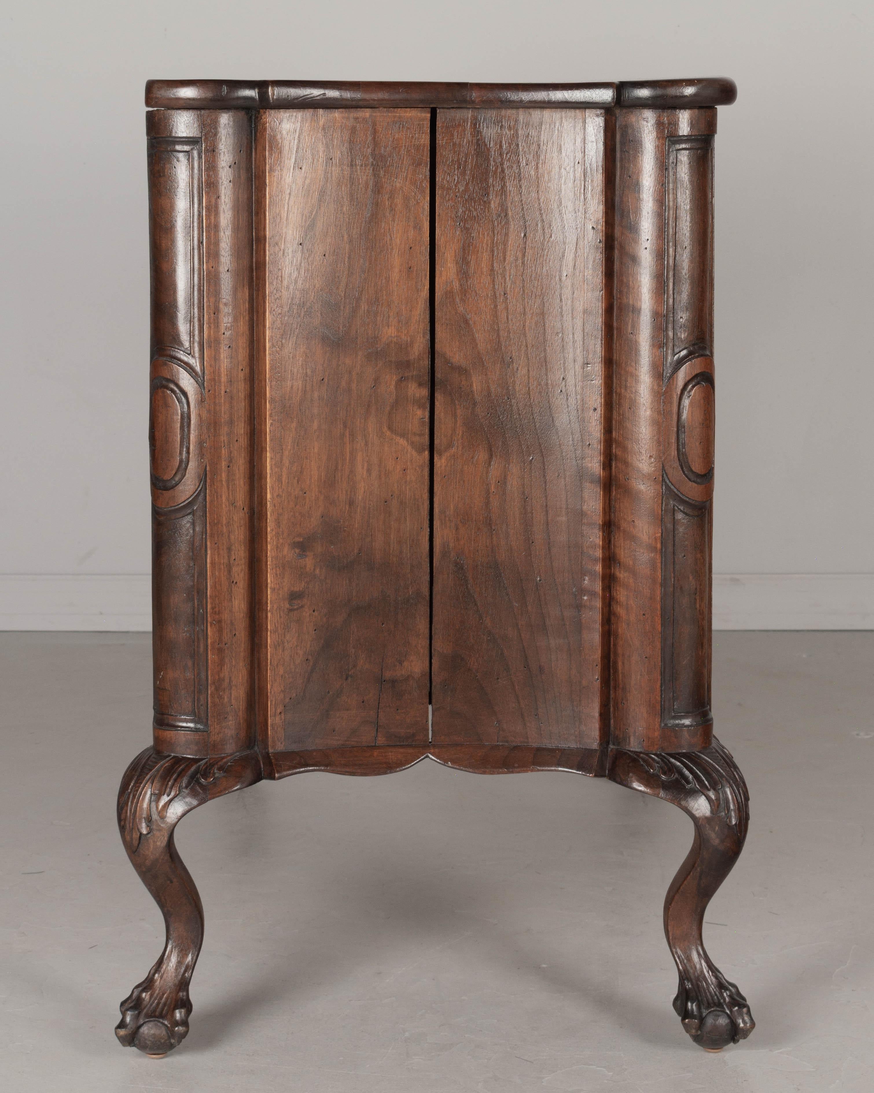 19th Century French Walnut Commode For Sale 1