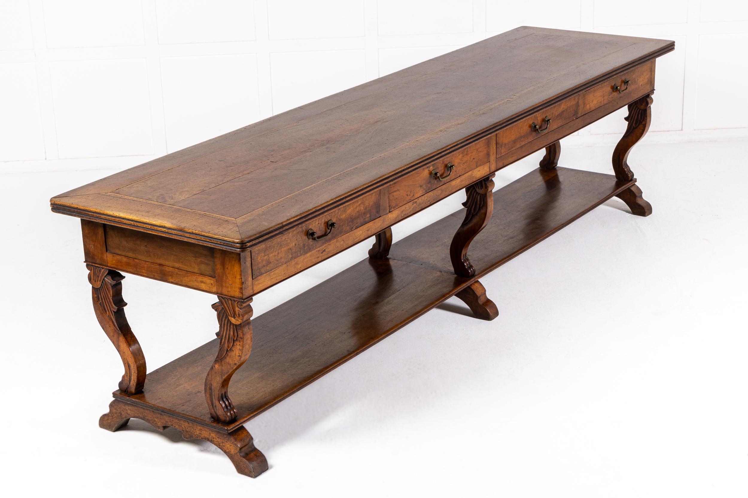 Table de drapier en noyer français du 19e siècle en vente 7