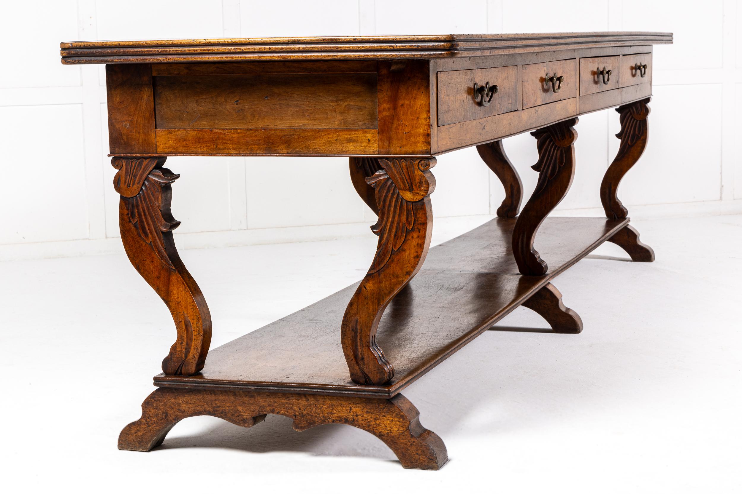 Table de drapier en noyer français du 19e siècle en vente 8