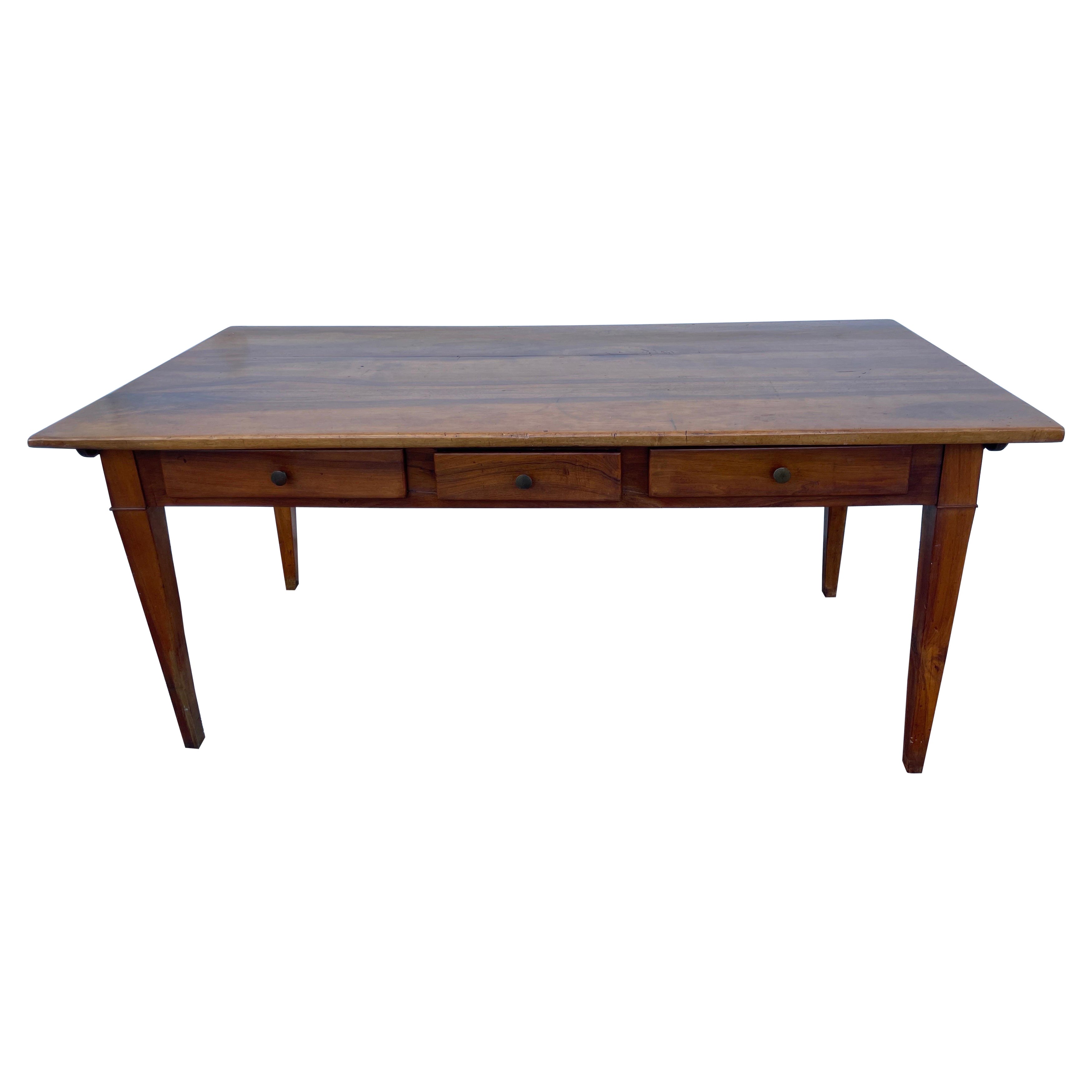 Mesa de granja francesa de nogal del siglo XIX en venta