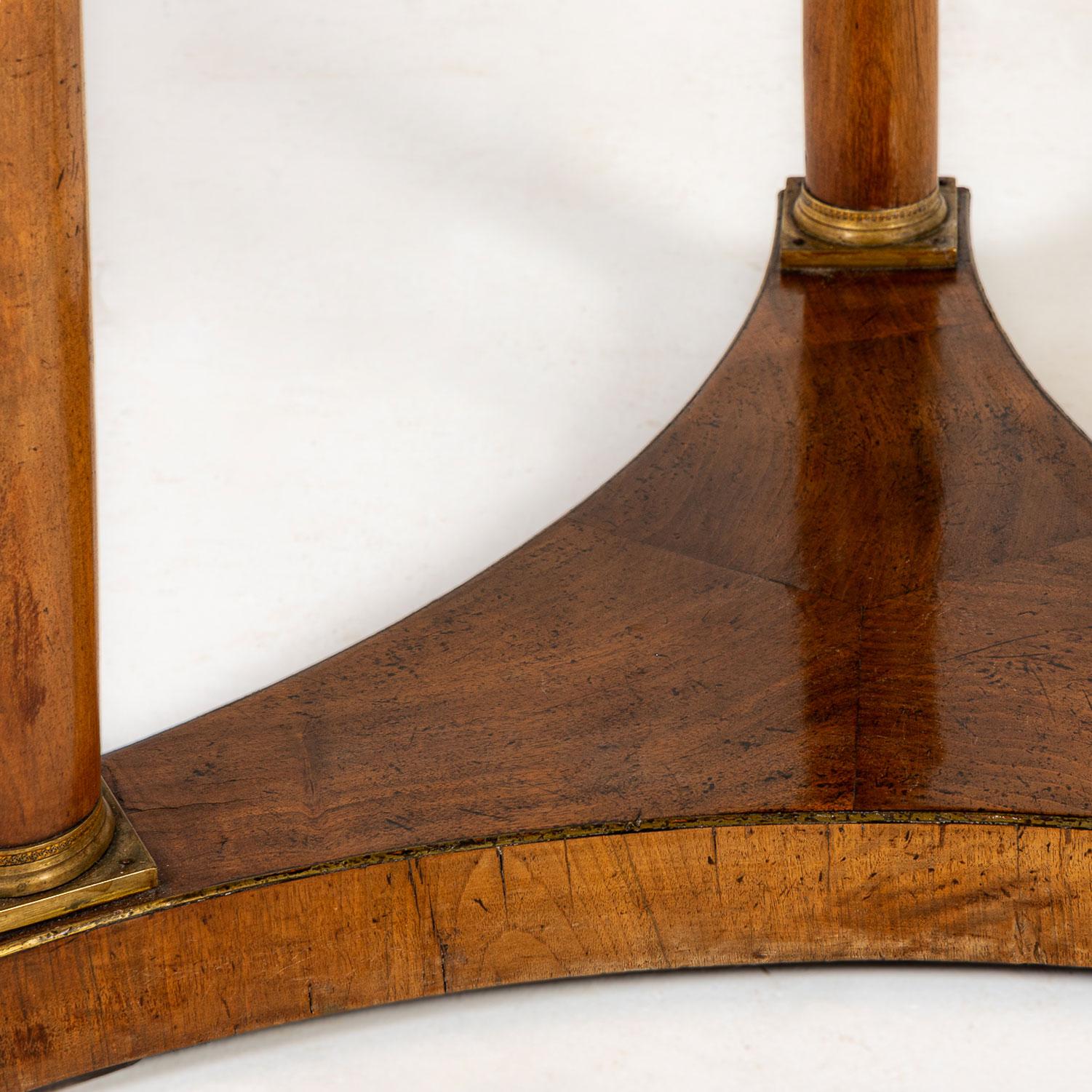 19th Century French Walnut Guéridon For Sale 4