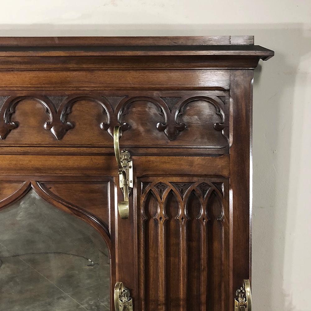 19th Century French Walnut Hand Carved Gothic Hall Tree In Good Condition In Dallas, TX