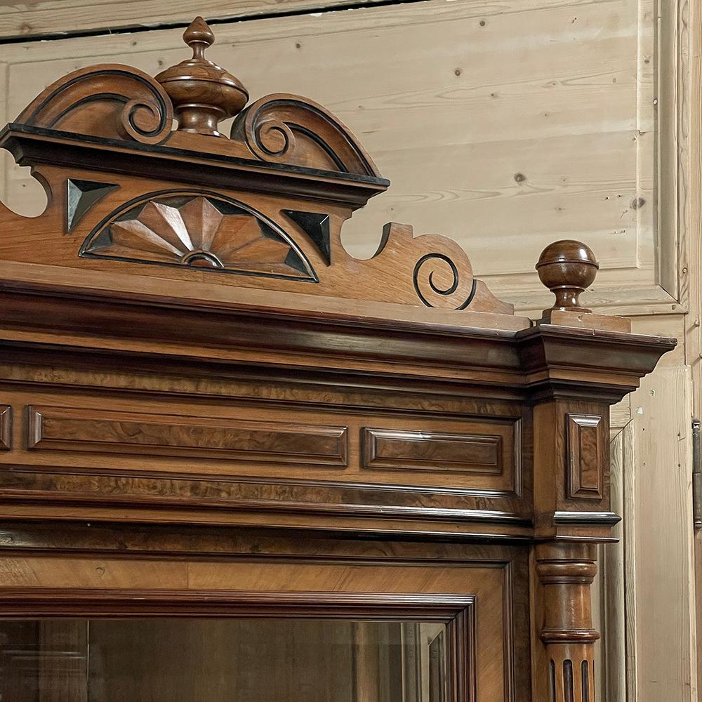 Libreria in noce francese del XIX secolo HENRY II ~ Armoire da esposizione in vendita 3