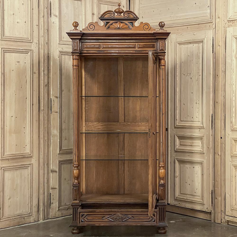 19th Century French Walnut Henri II Bookcase ~ Display Armoire In Good Condition For Sale In Dallas, TX
