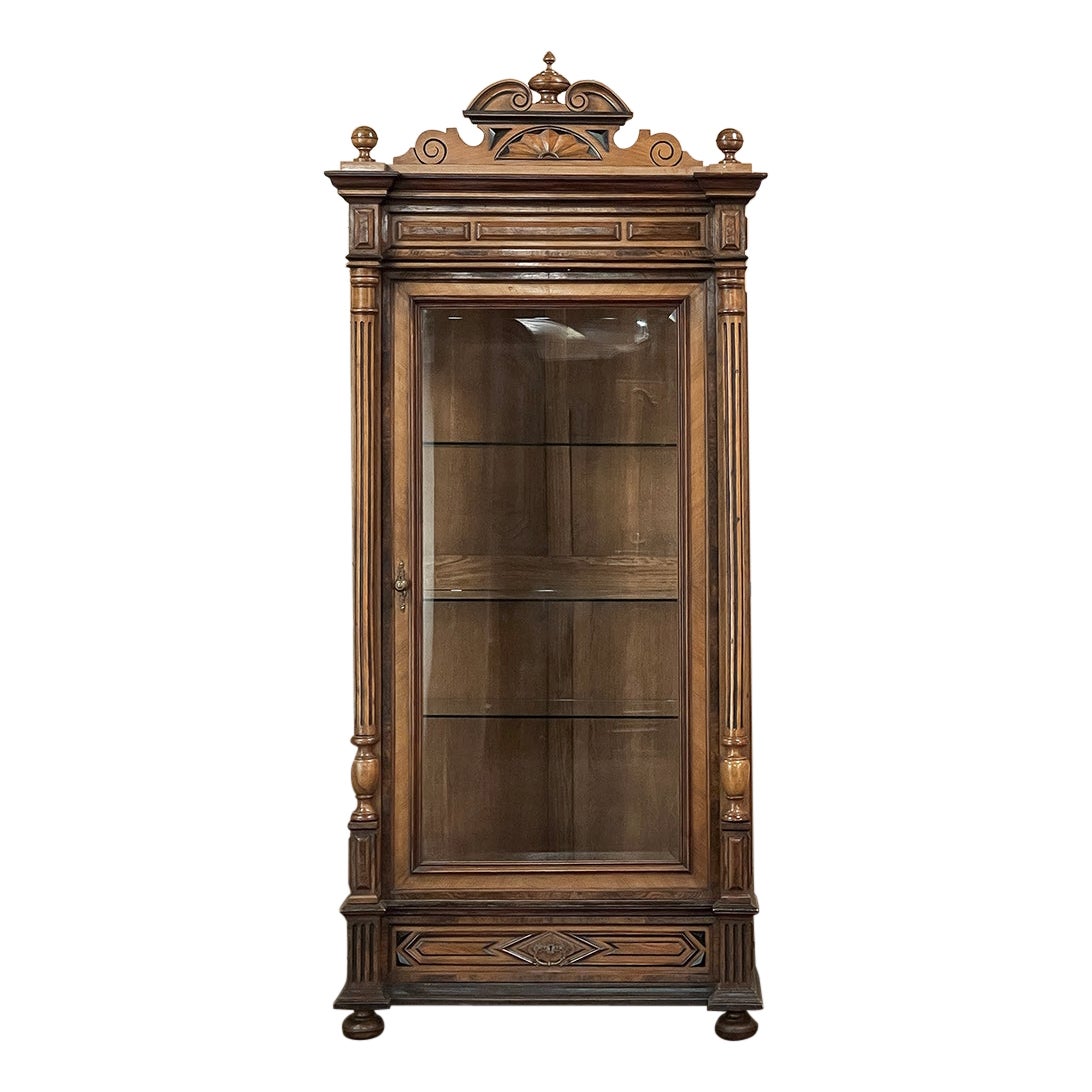 Bibliothèque Henri II en noyer du 19ème siècle ~ Armoire d'exposition