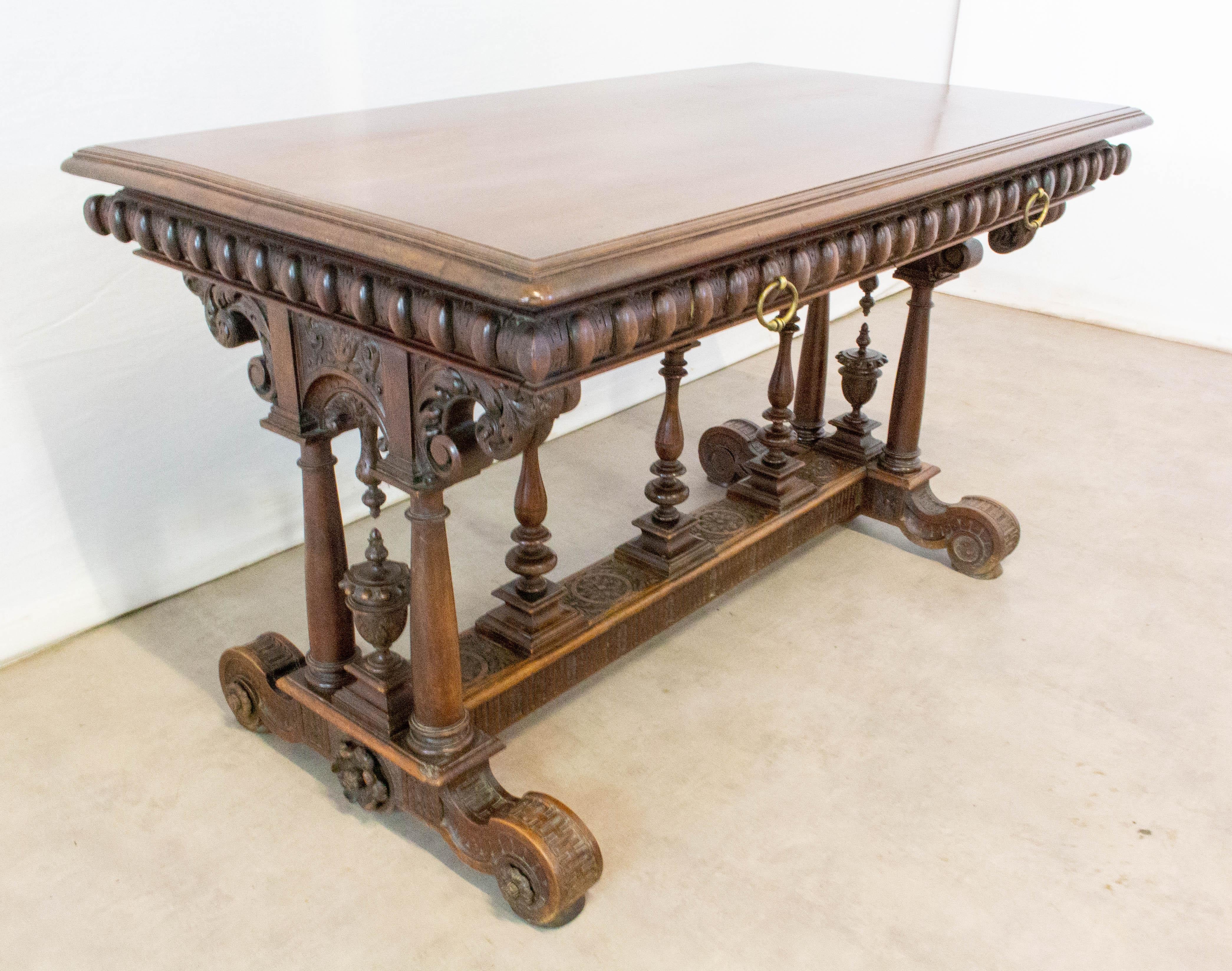 Desk two drawers or writing table, 19th century, France
Henry II style, walnut
Very good condition

For shipping: 120/69/45 cm 45 kg
Delivered disassembled.
 