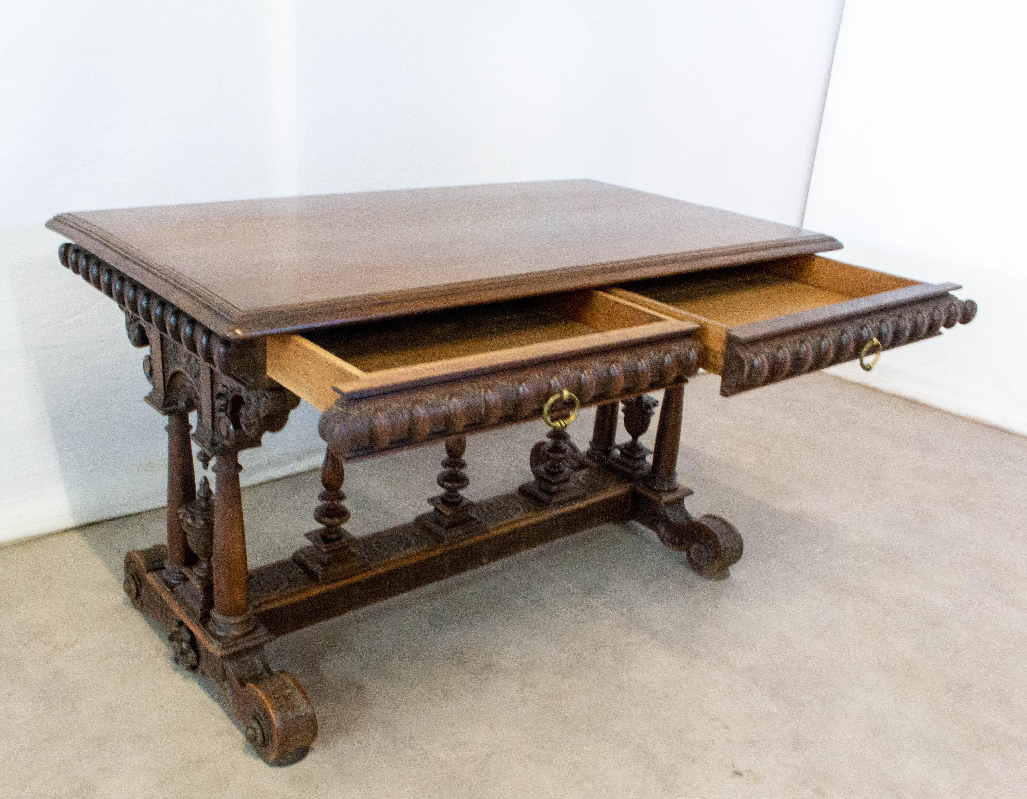 19th Century French Walnut Henri II Writing Table or Desk In Good Condition In Labrit, Landes