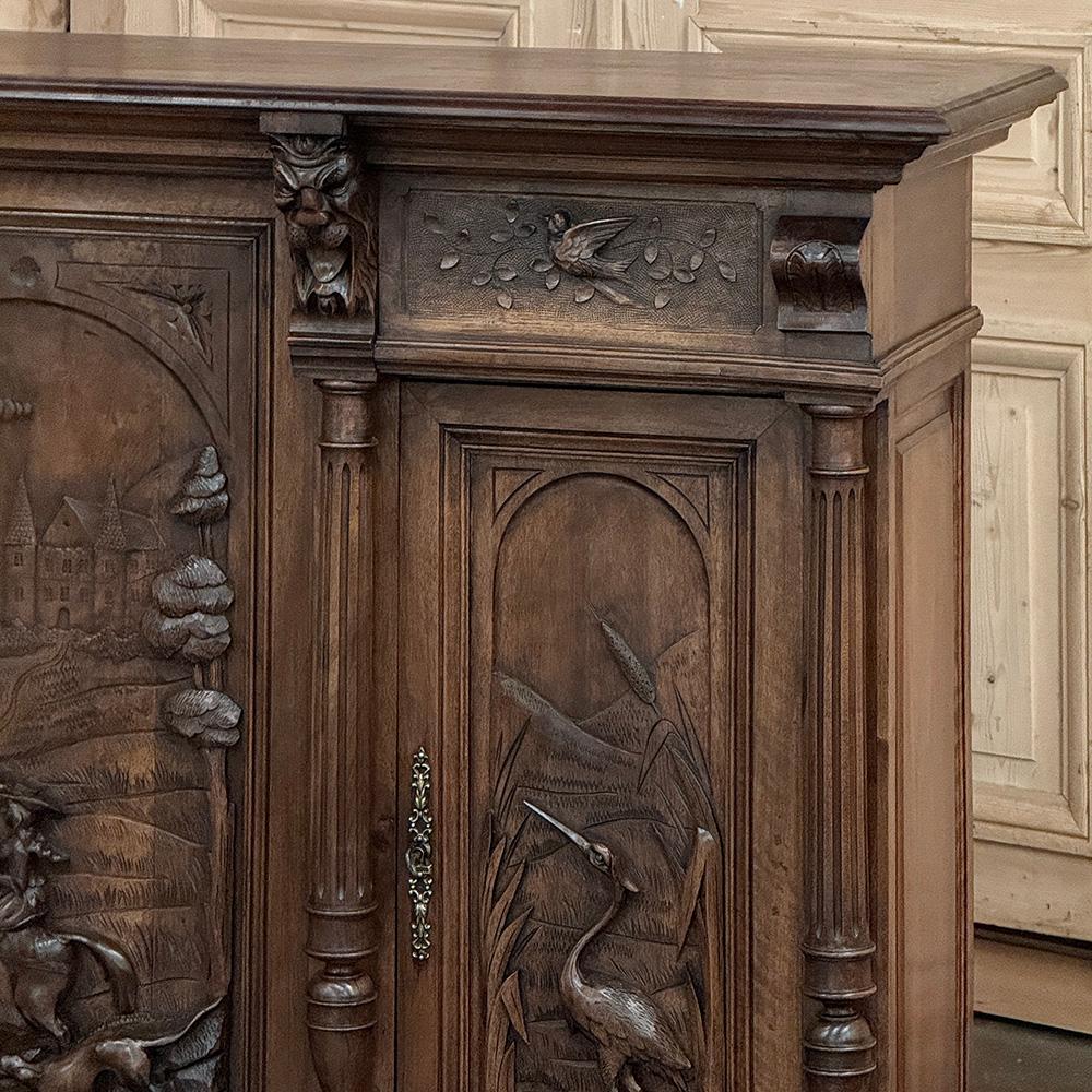 Ottone Buffet di caccia in noce francese del XIX secolo ~ Mobile in vendita