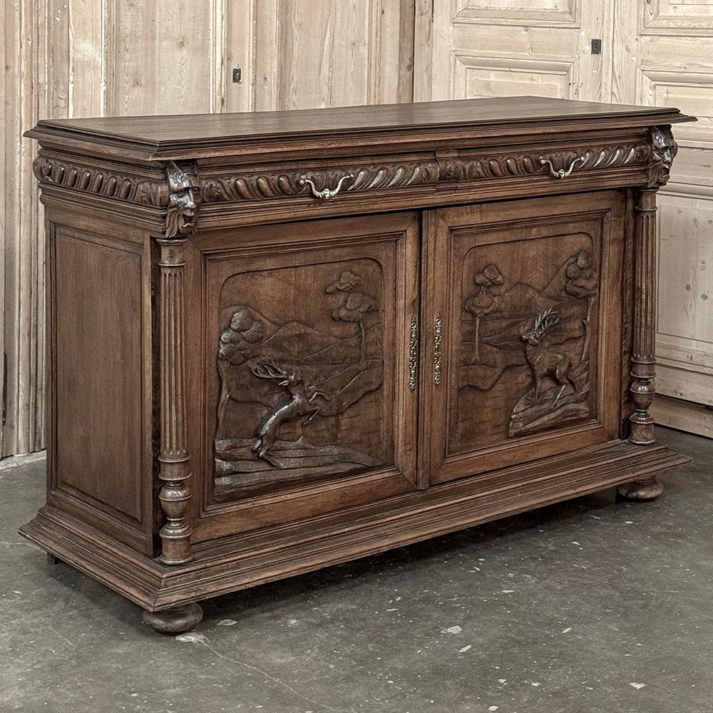 Neorinascimentale Buffet di caccia in noce francese del XIX secolo ~ Credenza in vendita