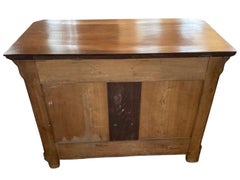 19th Century French Walnut Louis Philippe Chest of Drawers with Walnut Veneer
