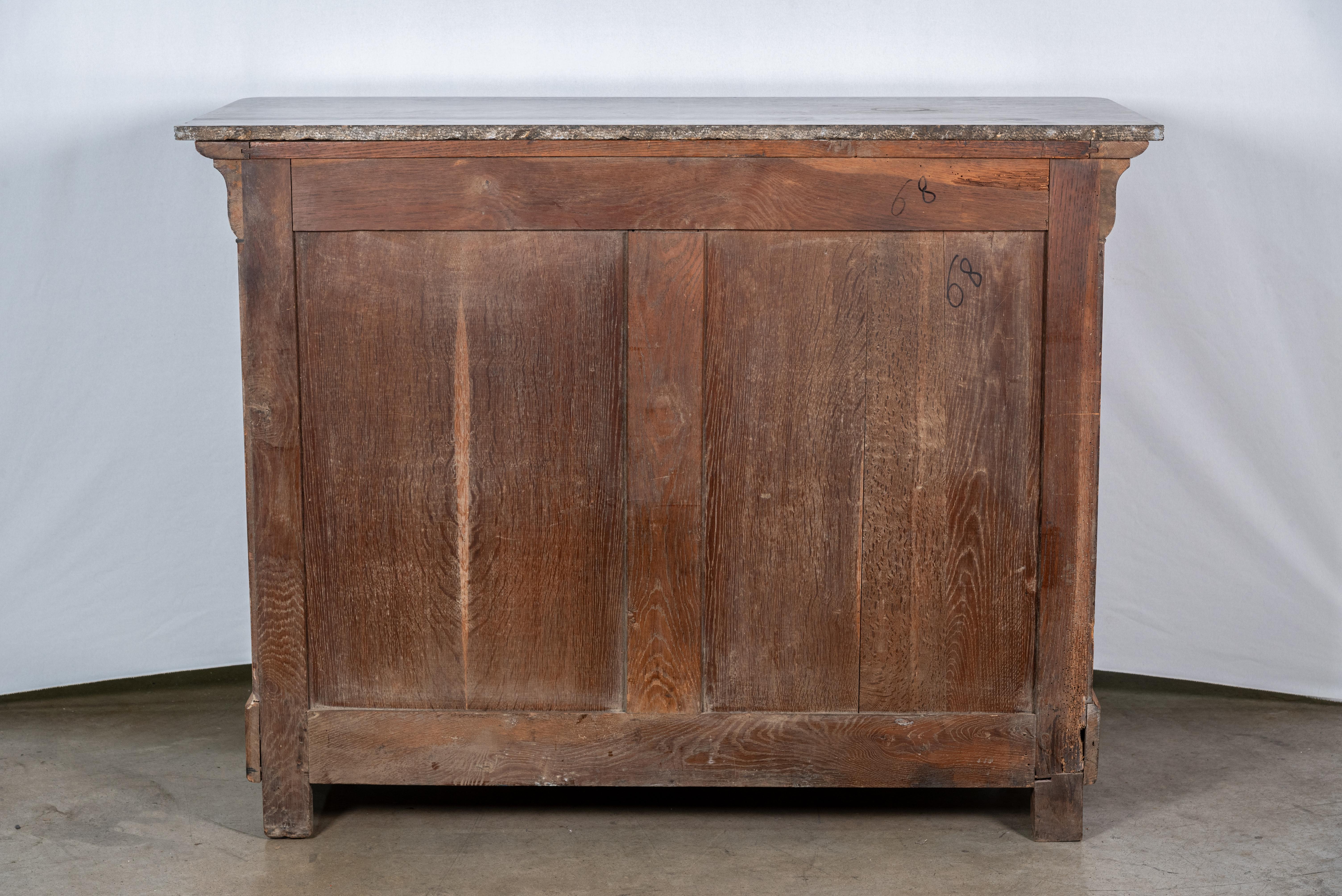 Commode francese in noce Louis Philippe del XIX secolo in vendita 4